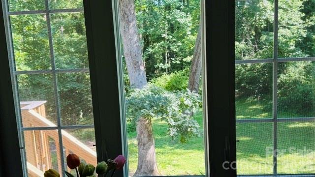 Single Family Residence at 23 Leatherwood Lane, Hendersonville, photo 14 of 31