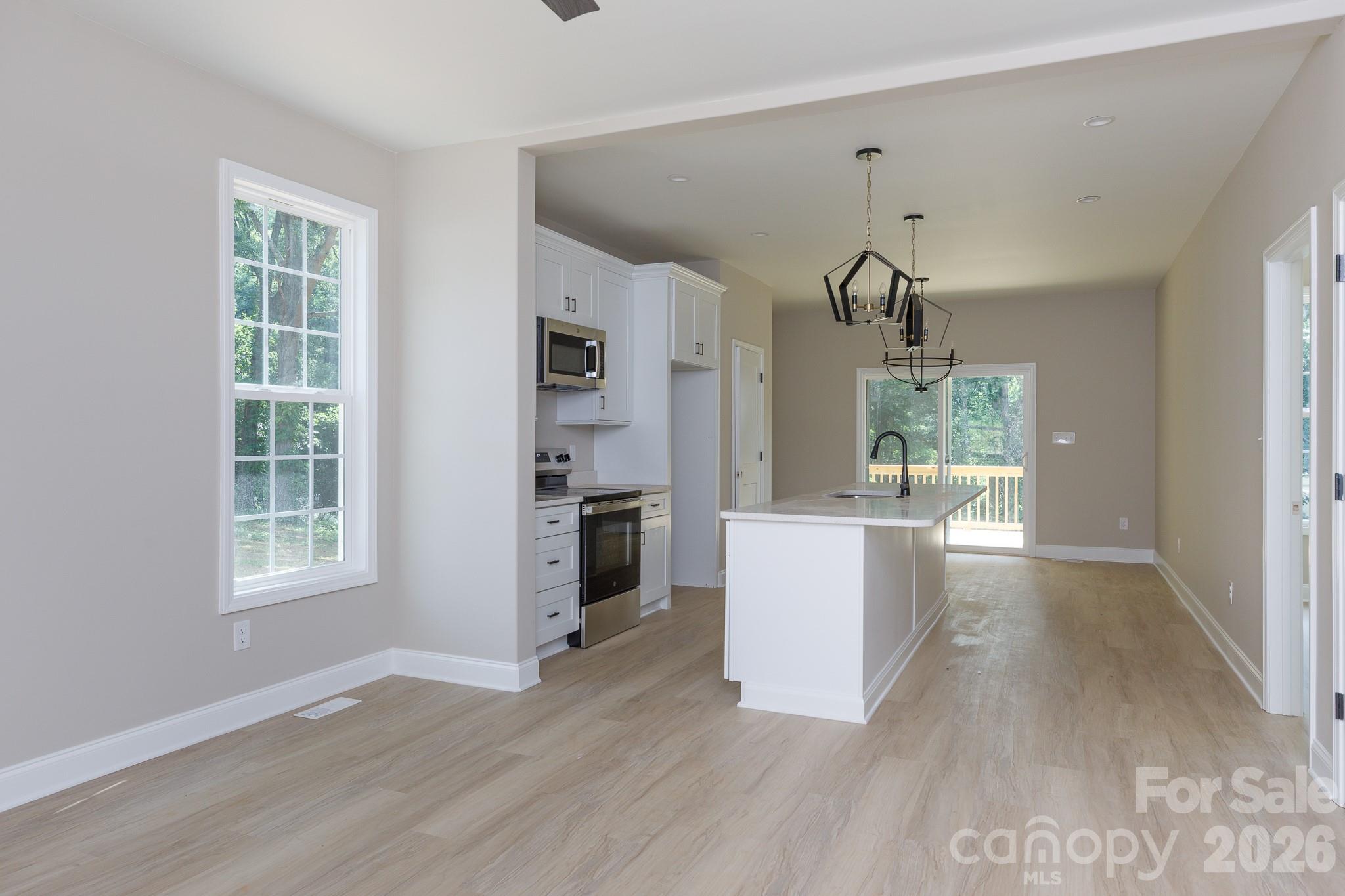 Single Family Residence at 571 Trexler Lane, Rock Hill, photo 2 of 21