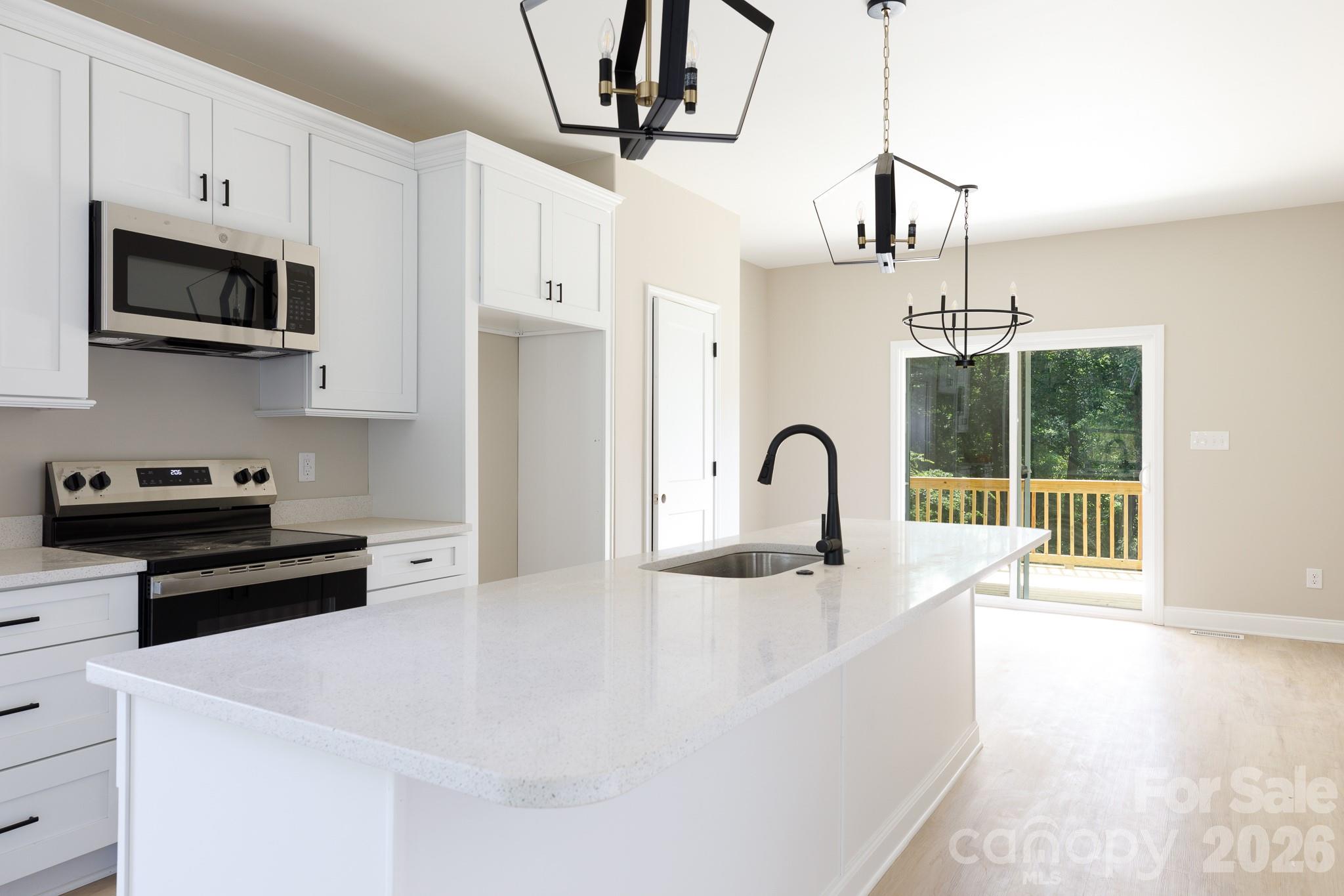 Single Family Residence at 571 Trexler Lane, Rock Hill, photo 3 of 21