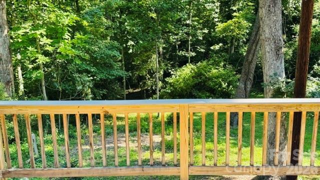 Single Family Residence at 23 Leatherwood Lane, Hendersonville, photo 27 of 31