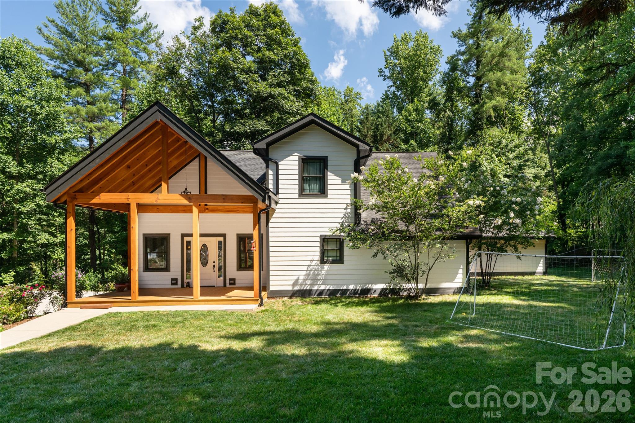 Single Family Residence at 86 Holiday Drive, Hendersonville, photo 2 of 26