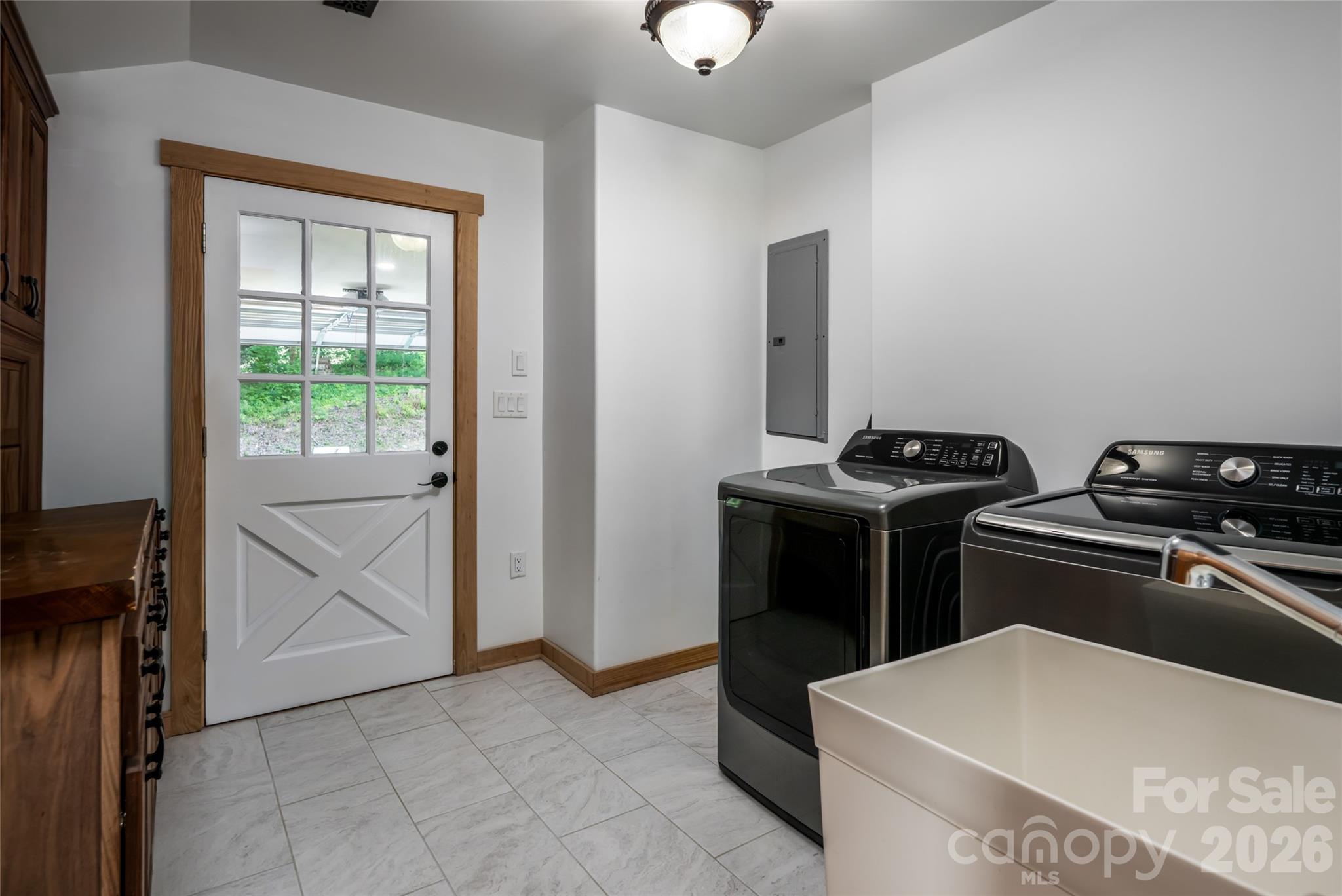 Single Family Residence at 86 Holiday Drive, Hendersonville, photo 18 of 26
