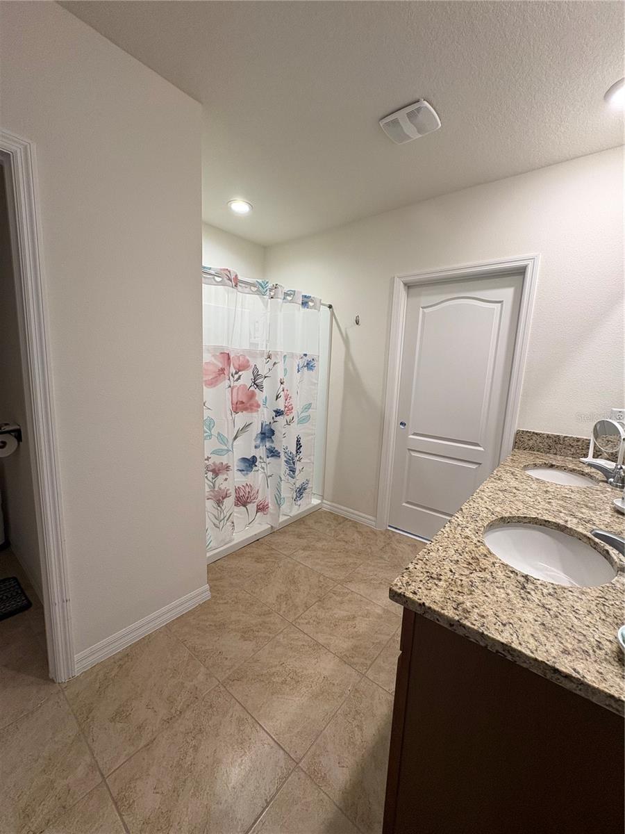 PRIMARY BATH - 1116 FOX PATH RD, DAVENPORT