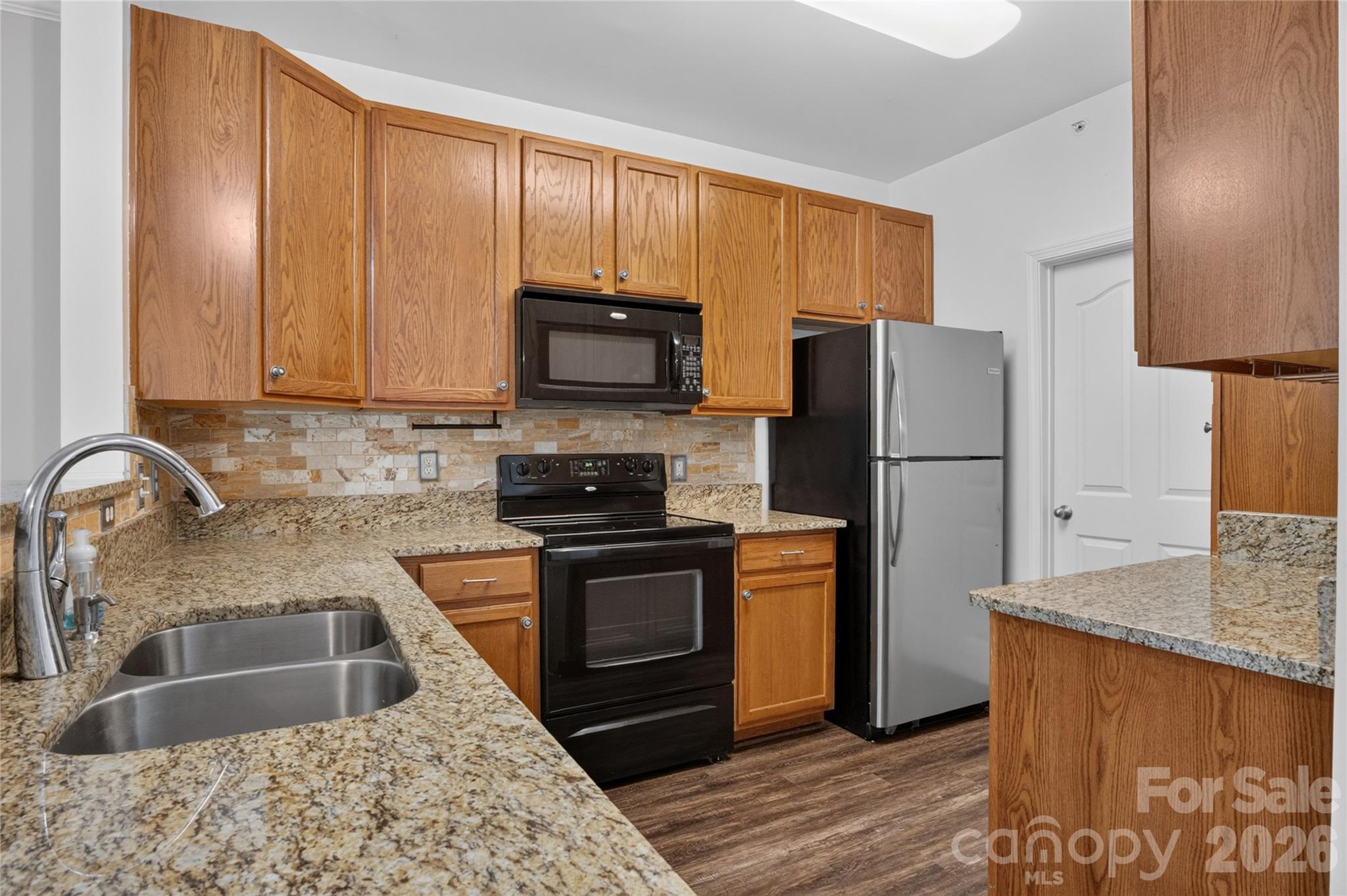 Condominium at 17221 Doe Valley Court, Cornelius, photo 4 of 17