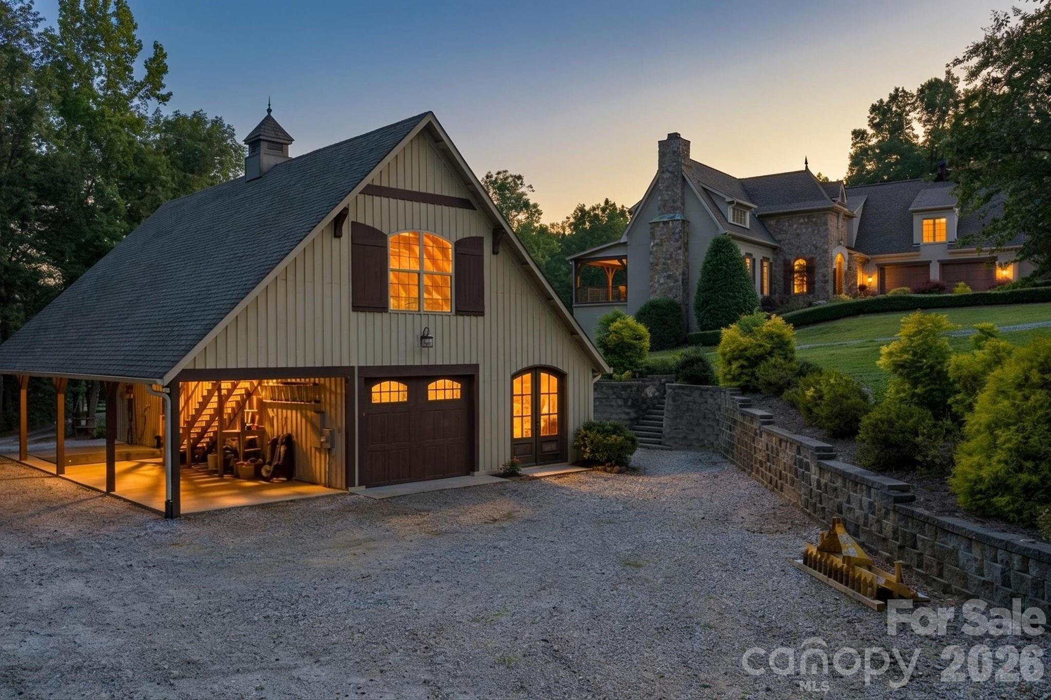 Custom 3 stall barn with separate entrance and plenty of parking - 8528 Waxhaw Creek Road, Waxhaw