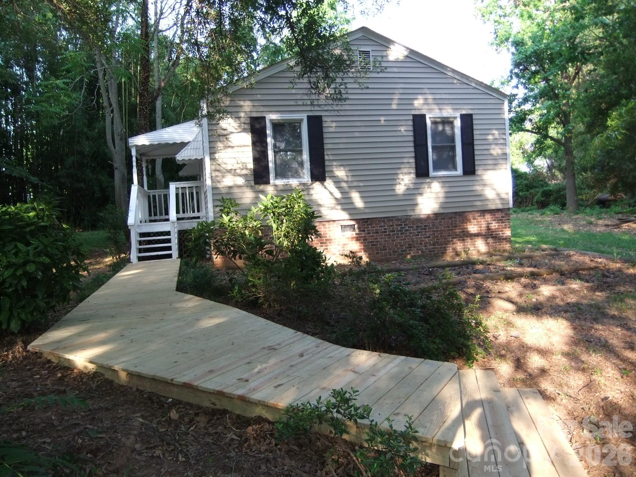 1631 & 1629 Harris Road