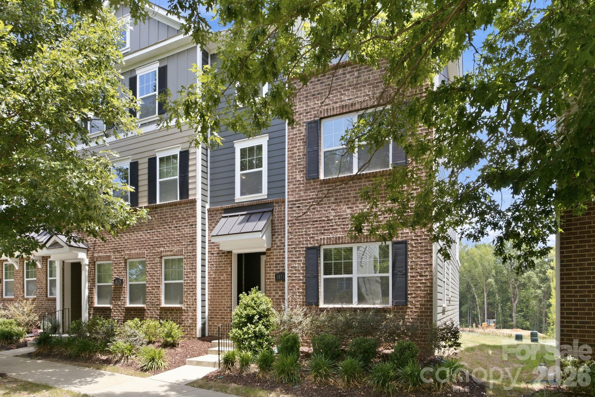 Townhouse at 16716 Summers Walk Boulevard, Davidson, photo 2 of 39