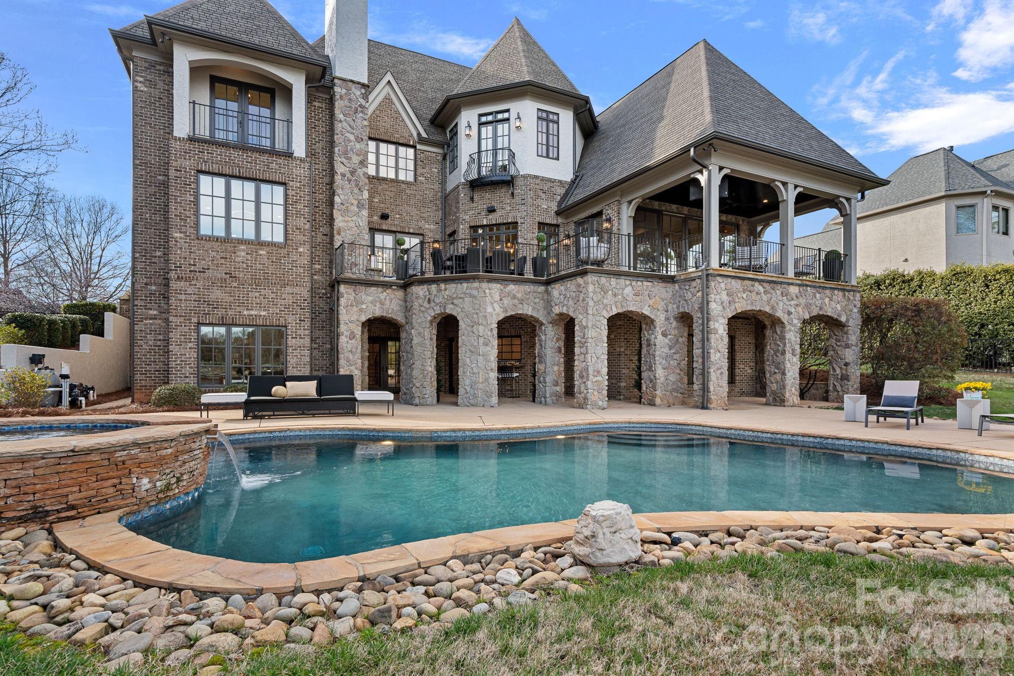 Single Family Residence at 101 S Longfellow Lane, Mooresville, photo 45 of 48