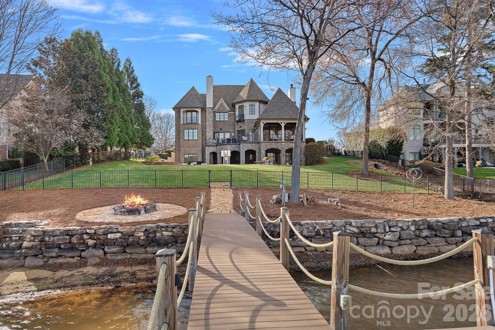 Single Family Residence at 101 S Longfellow Lane, Mooresville, photo 46 of 48