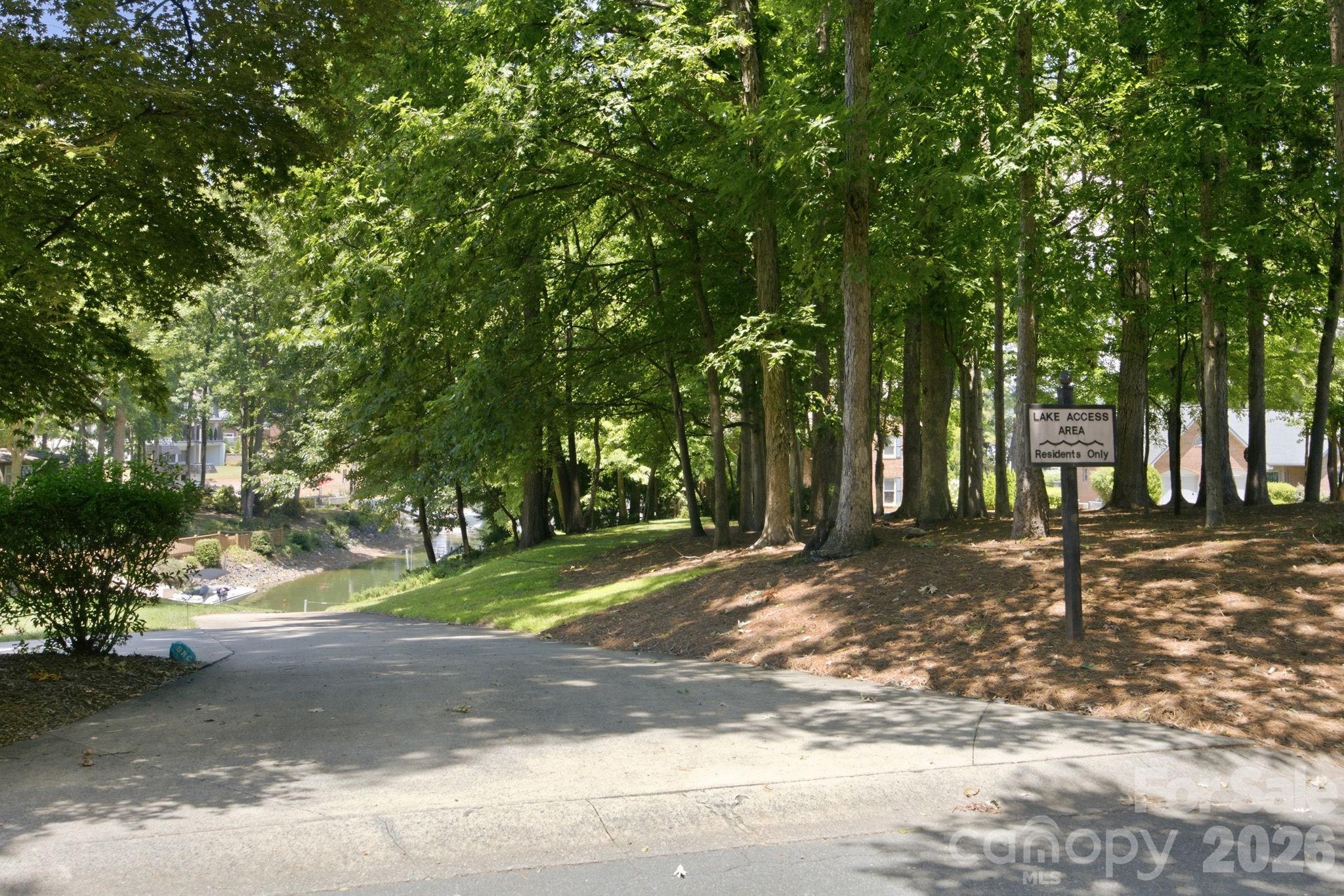 Single Family Residence at 20011 Chapel Point Lane, Cornelius, photo 35 of 39
