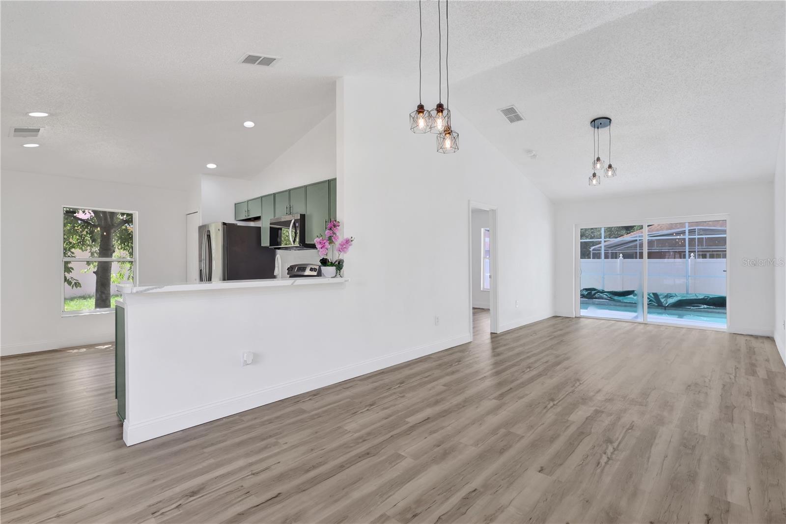 Open concept - 318 WALPOLE LOOP, DAVENPORT