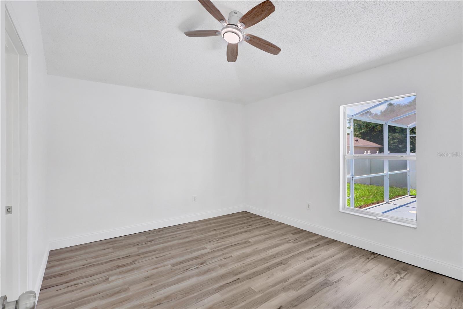 Spacious master bedroom - 318 WALPOLE LOOP, DAVENPORT