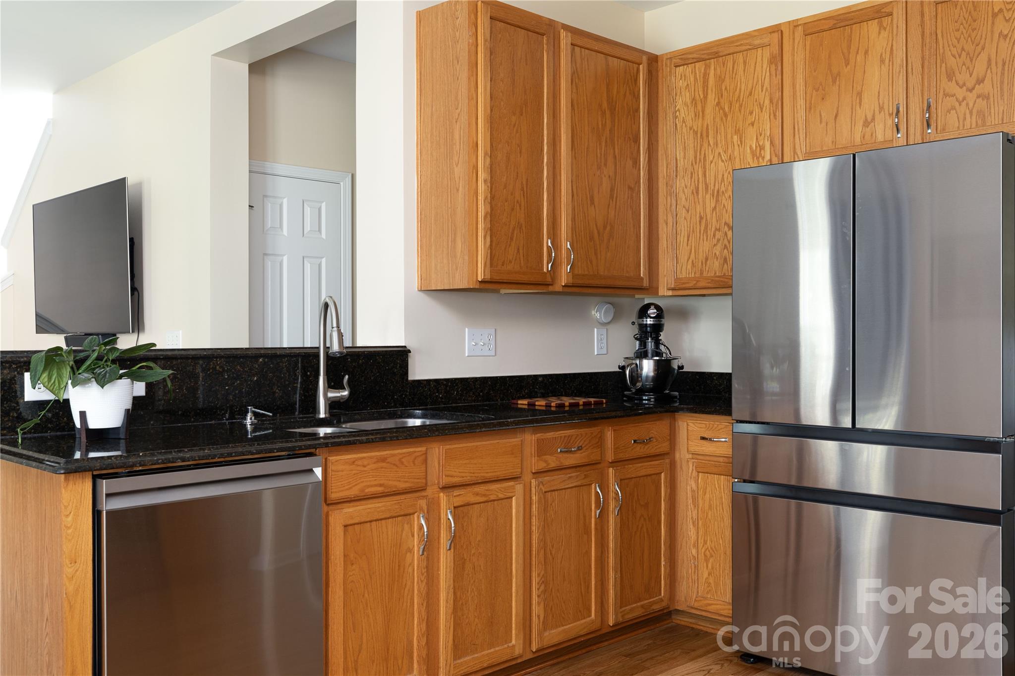 Single Family Residence at 402 Abercairn Way, Waxhaw, photo 12 of 30