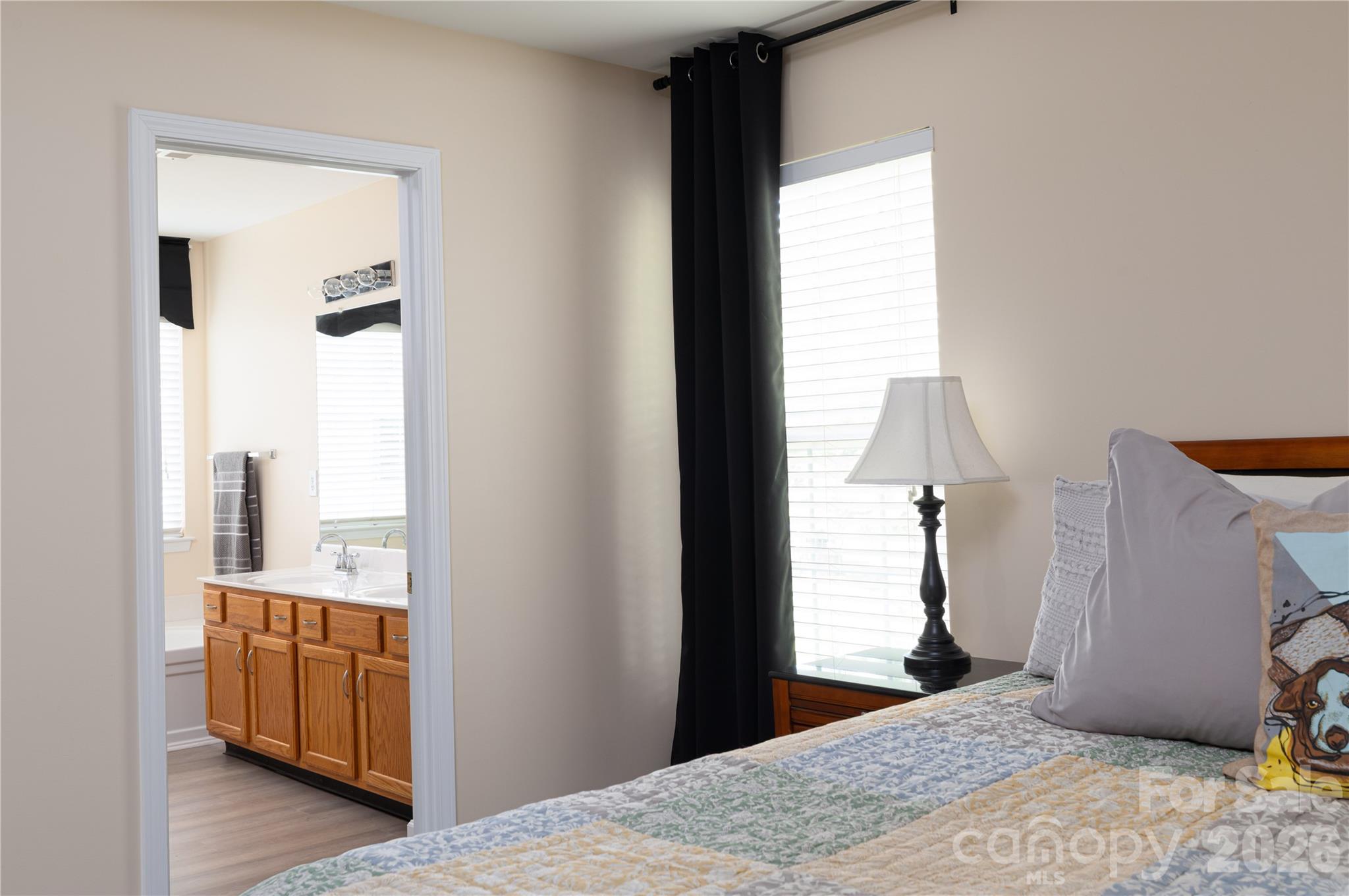 Single Family Residence at 402 Abercairn Way, Waxhaw, photo 20 of 30