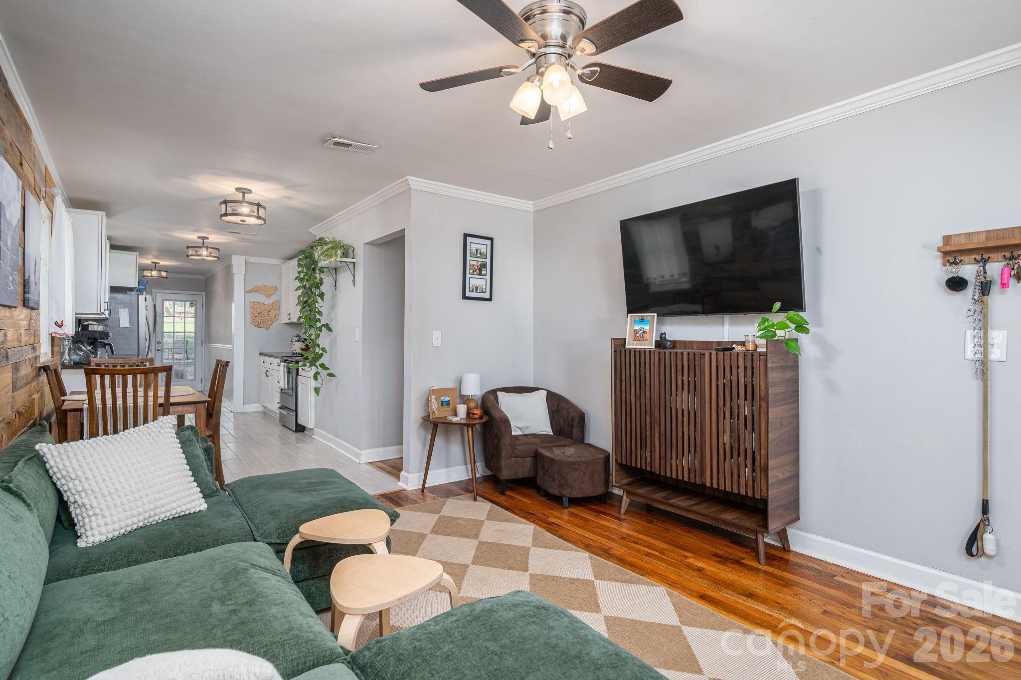 Single Family Residence at 206 Cedar Street, Belmont, photo 9 of 34