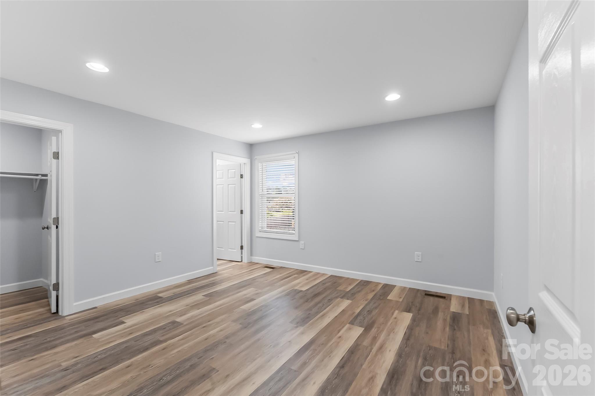 Ensuite Bathroom - 112 Elm Street, Morganton