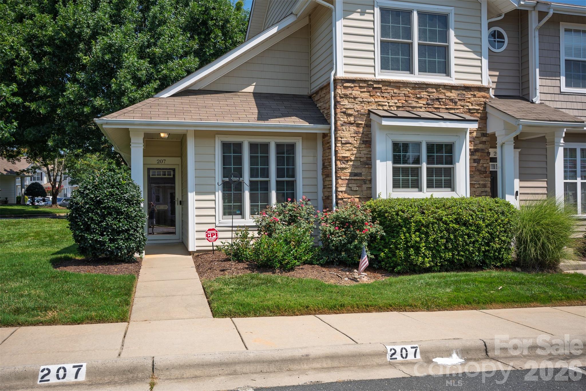 Townhouse at 207 Dawn Mist Lane, Fort Mill, photo 36 of 38