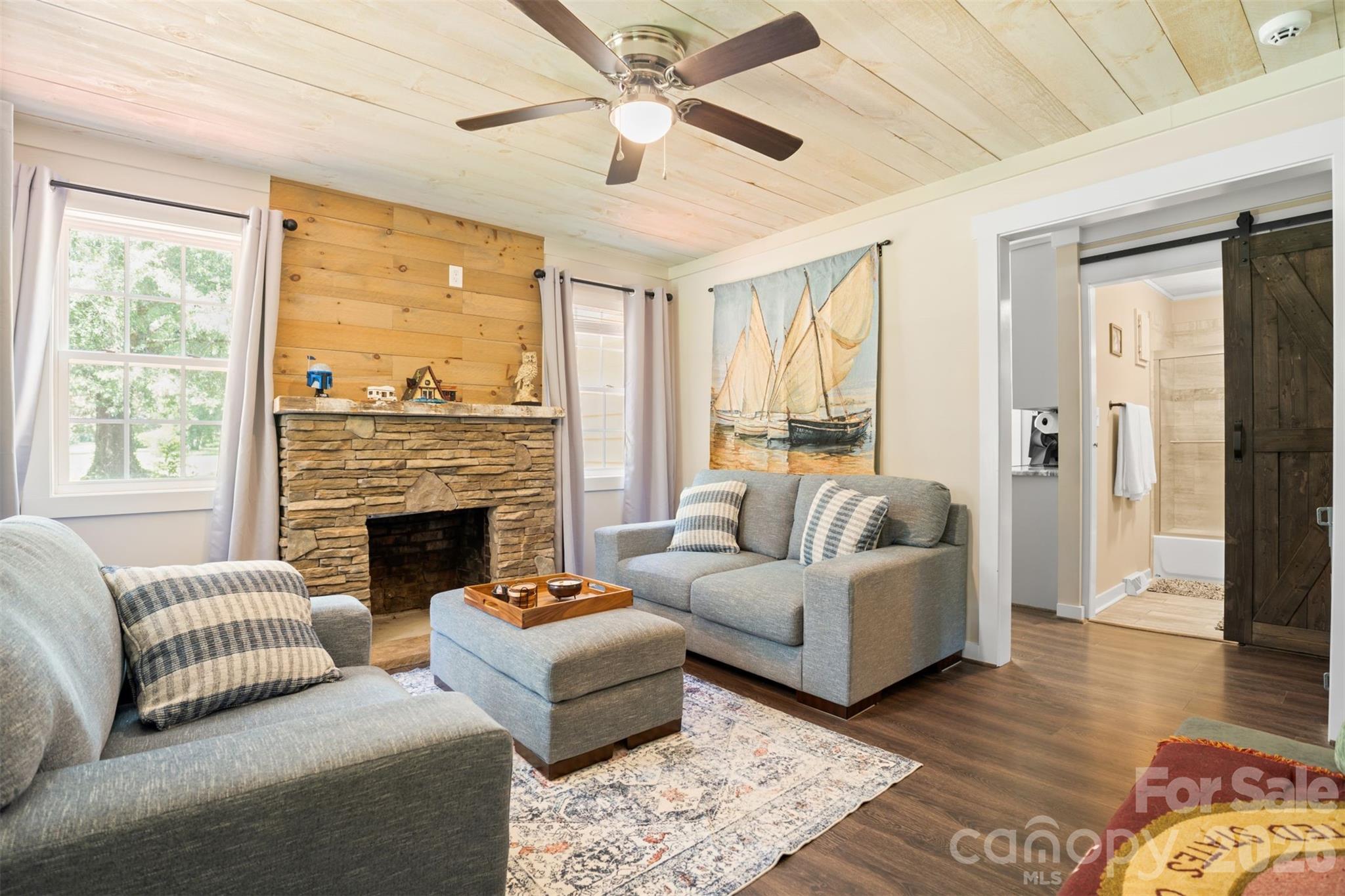 Living Room - 7193 Kershaw Camden Highway, Kershaw