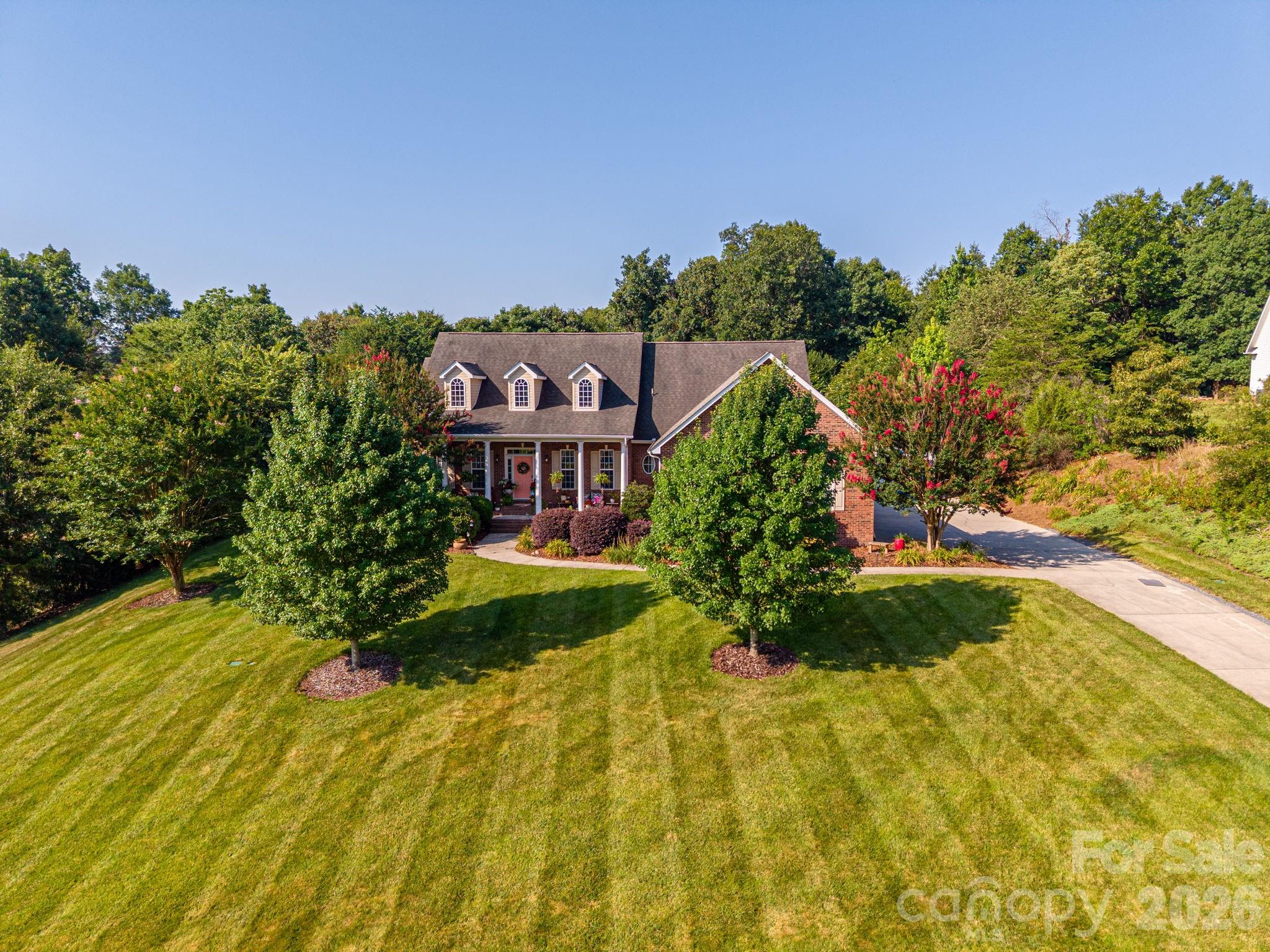 Single Family Residence at 961 Colleton Meadow Drive, Clover, photo 4 of 48