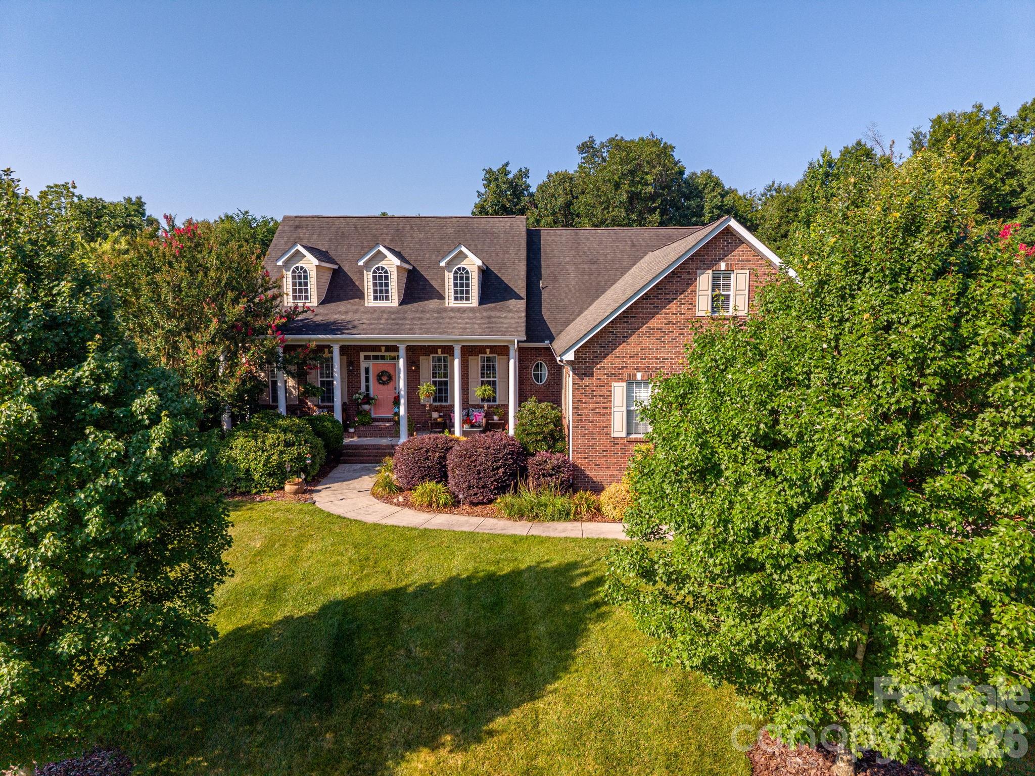 Single Family Residence at 961 Colleton Meadow Drive, Clover, photo 5 of 48