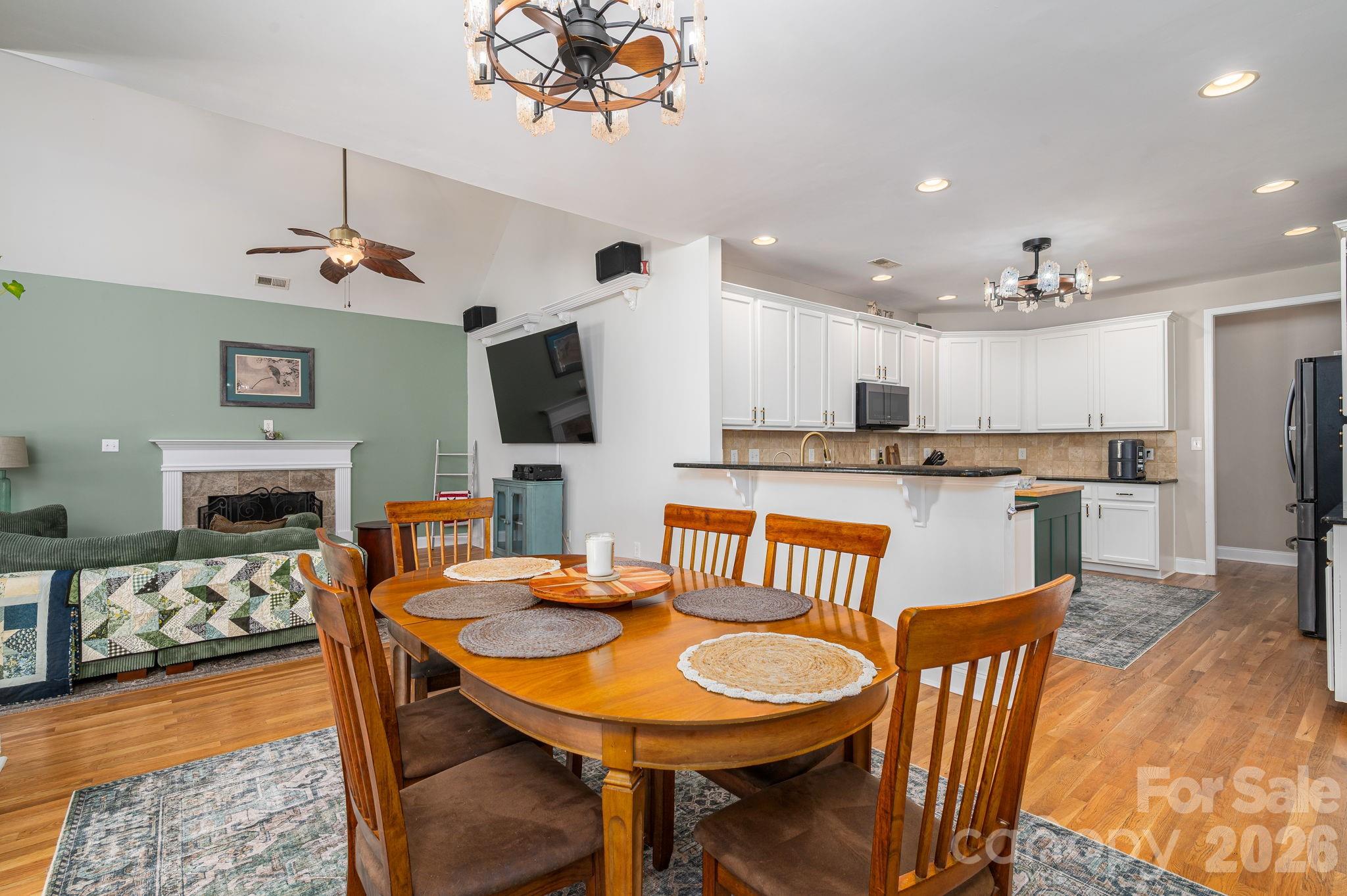 Single Family Residence at 961 Colleton Meadow Drive, Clover, photo 20 of 48