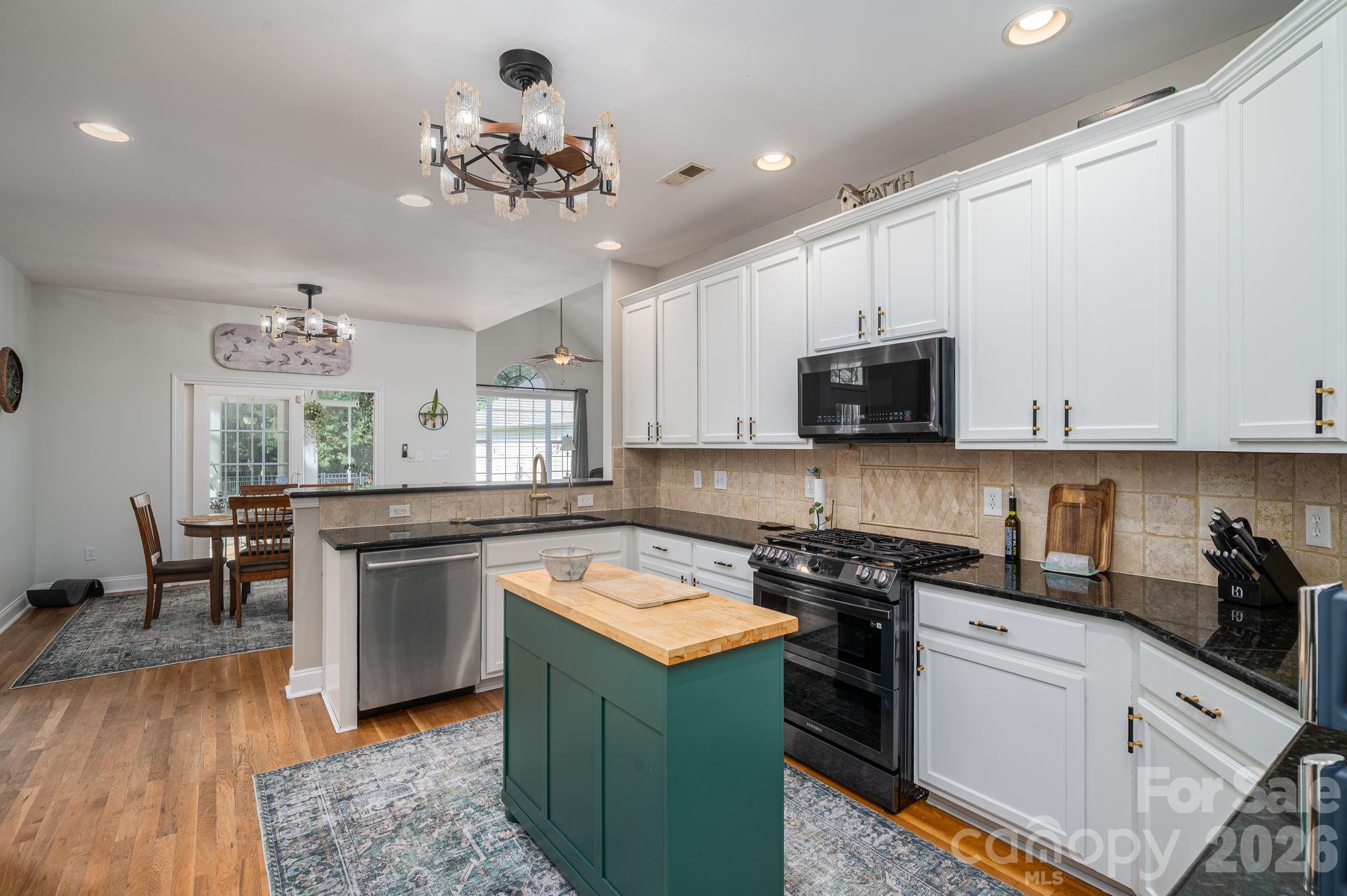 Single Family Residence at 961 Colleton Meadow Drive, Clover, photo 22 of 48