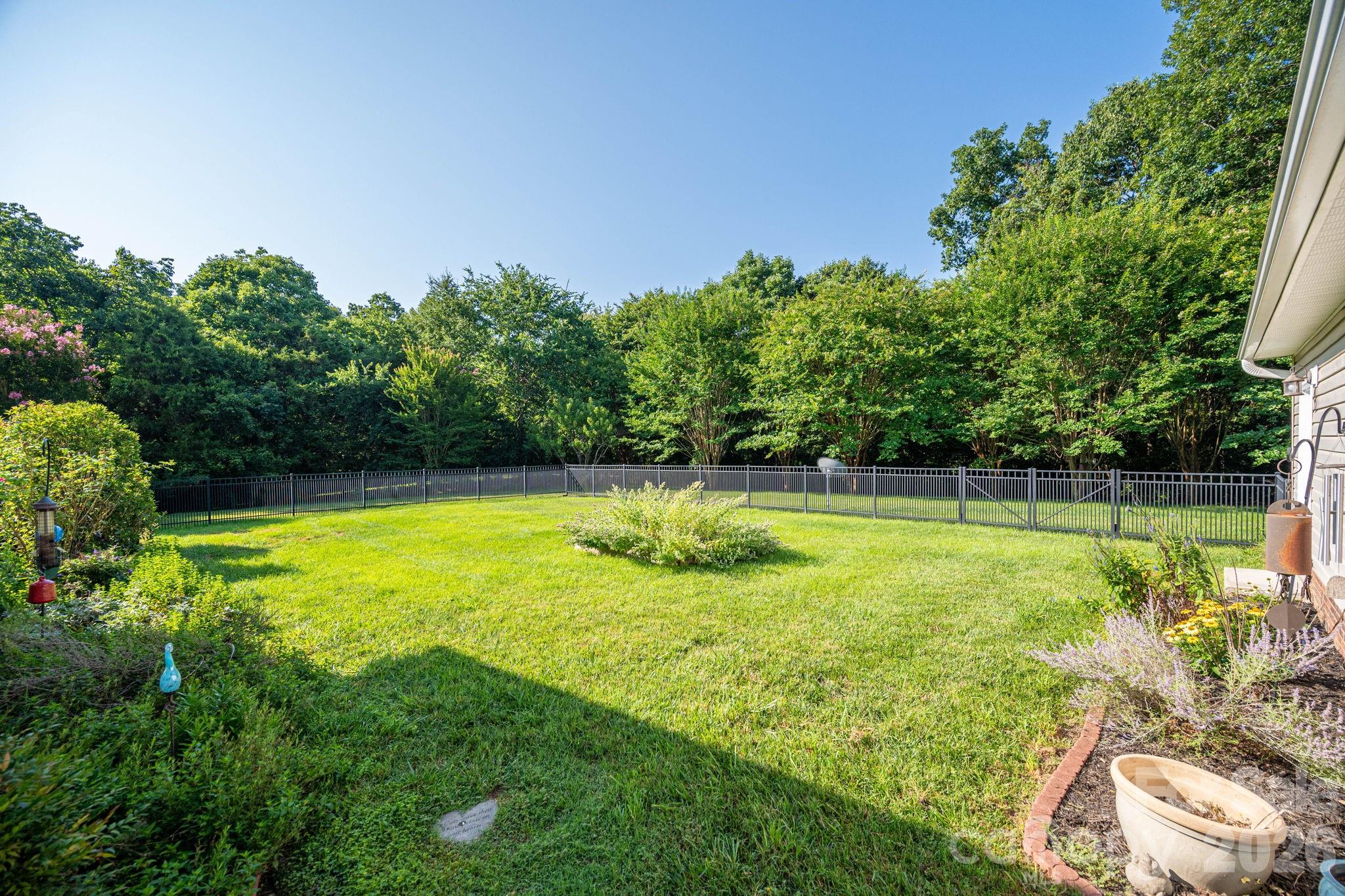 Single Family Residence at 961 Colleton Meadow Drive, Clover, photo 42 of 48