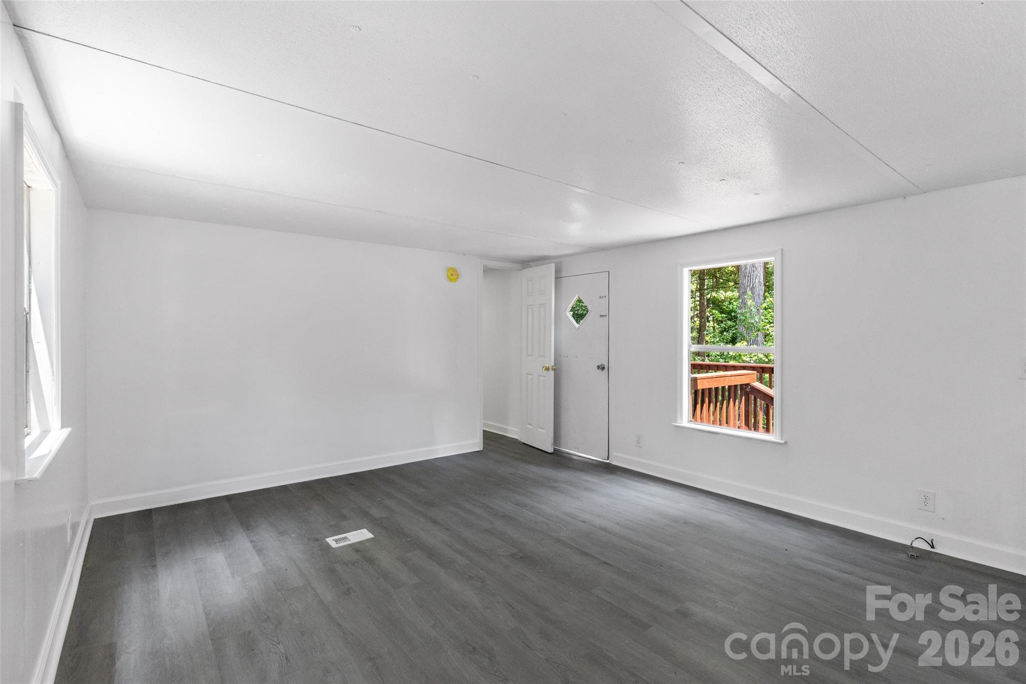 Single Family Residence at 335 Lake Landing Drive, Salisbury, photo 7 of 21