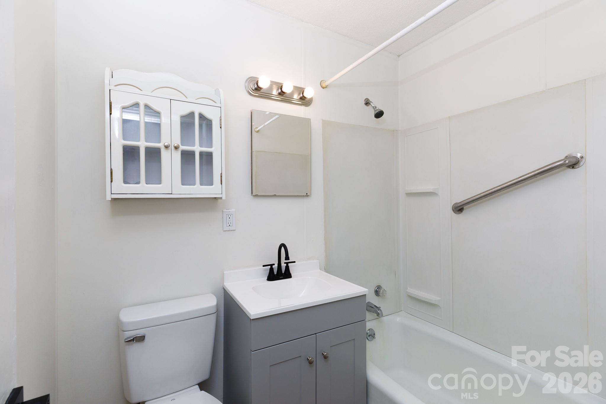 Hall Bath - 3270 Bridges Drive, Rock Hill