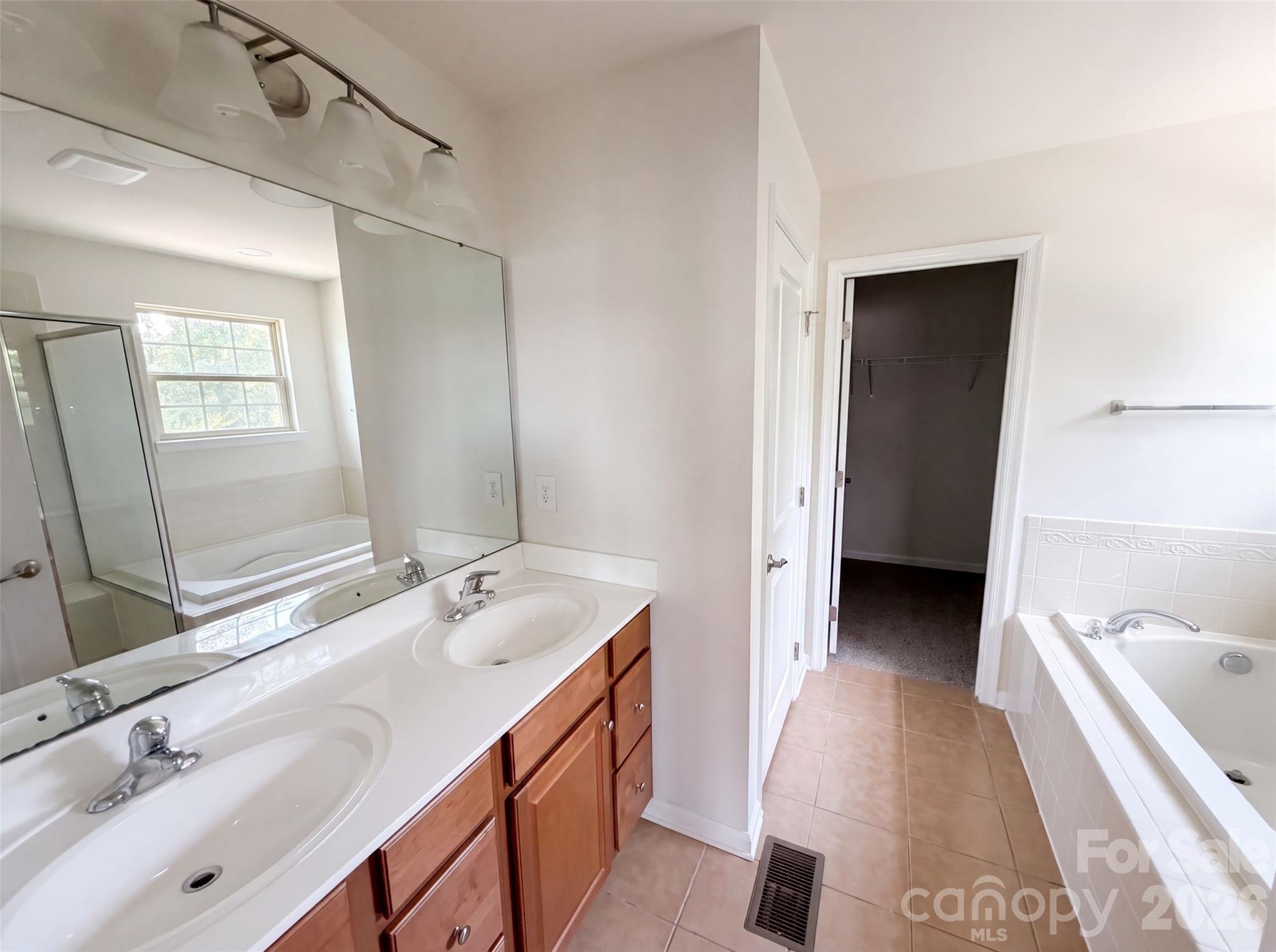 Single Family Residence at 2275 Stone Pile Drive SW, Concord, photo 9 of 42