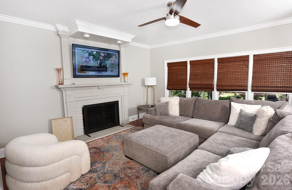 Single Family Residence at 18719 Cannon Crossing Way, Davidson, photo 14 of 43