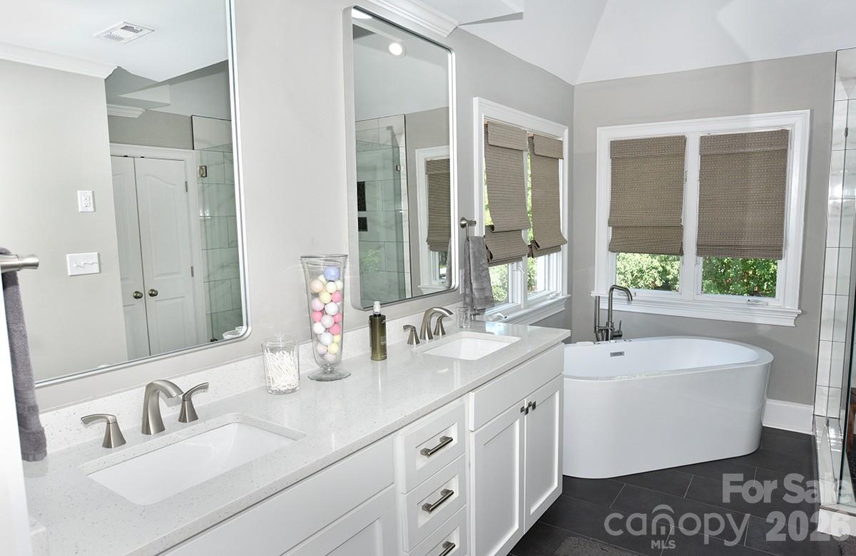 Single Family Residence at 18719 Cannon Crossing Way, Davidson, photo 22 of 43