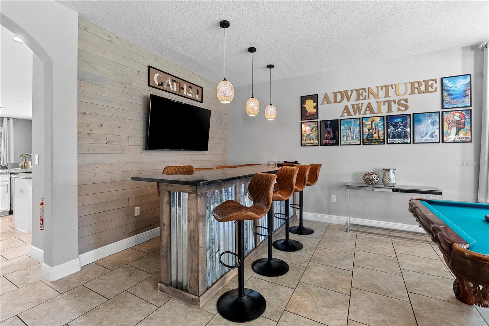 Flex Space & Entertainment Area - 4200 OAKTREE DR, DAVENPORT