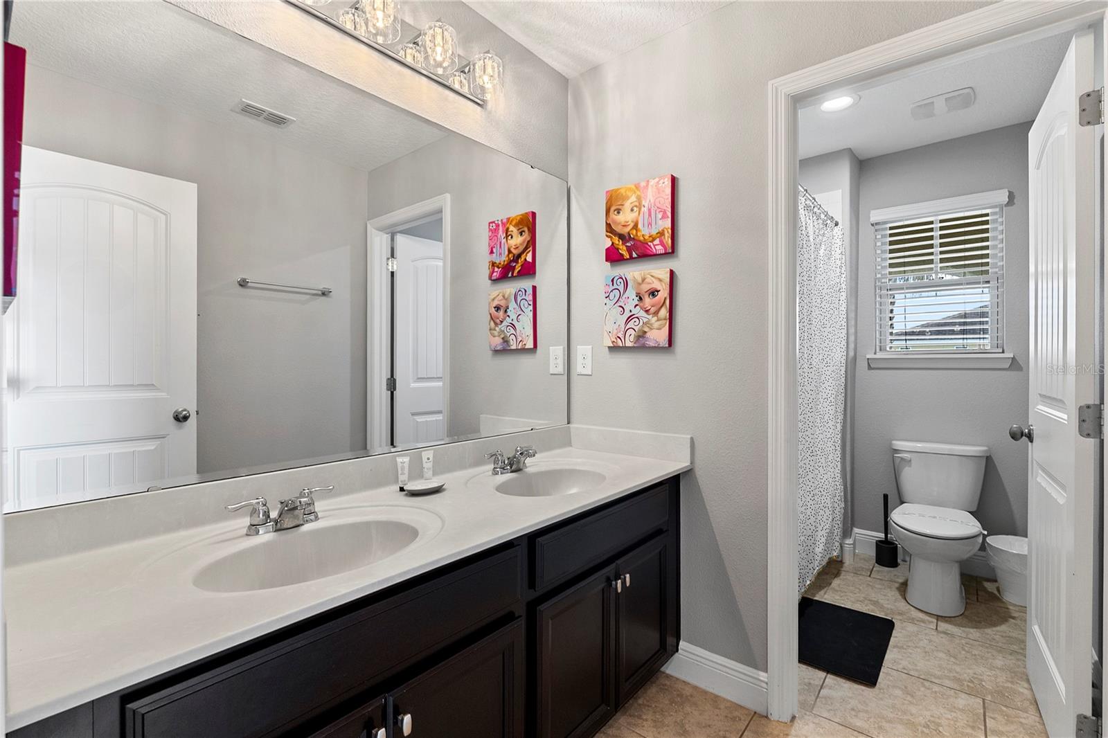 Upstairs Bath - 4200 OAKTREE DR, DAVENPORT