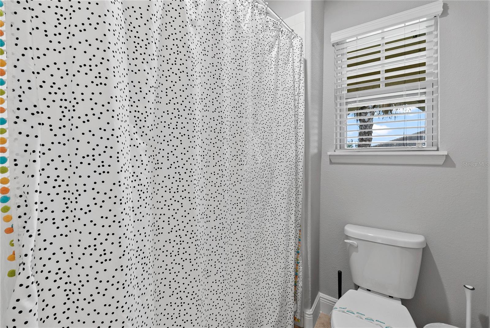 Upstairs Bath - 4200 OAKTREE DR, DAVENPORT