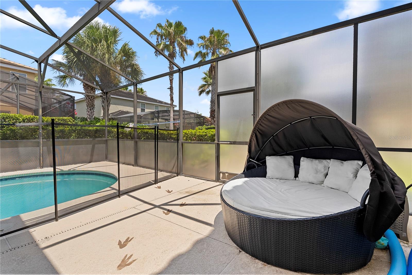 Pool and Lounge - 4200 OAKTREE DR, DAVENPORT