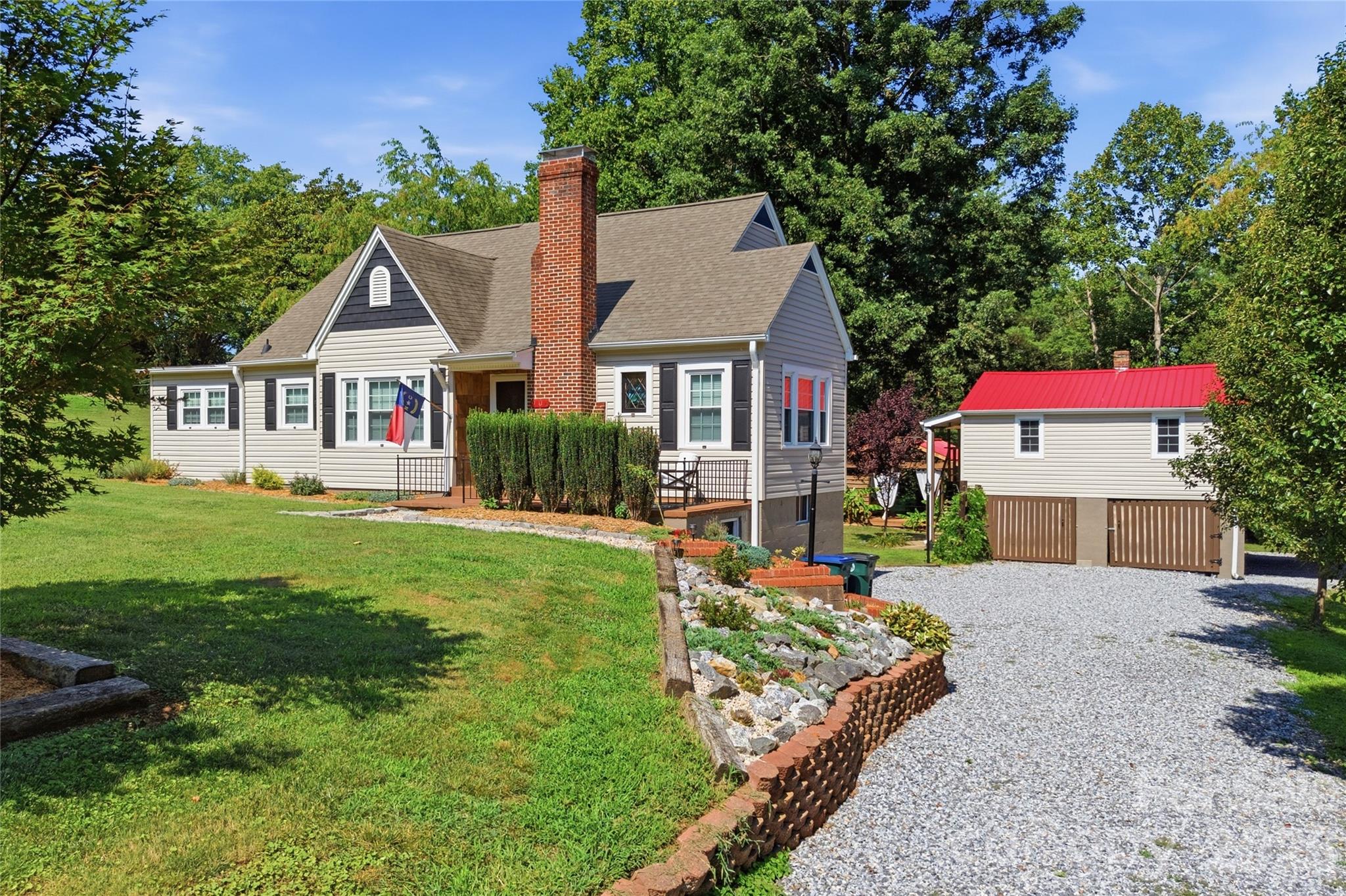 Single Family Residence at 904 Bounous Street NW, Valdese, photo 22 of 31