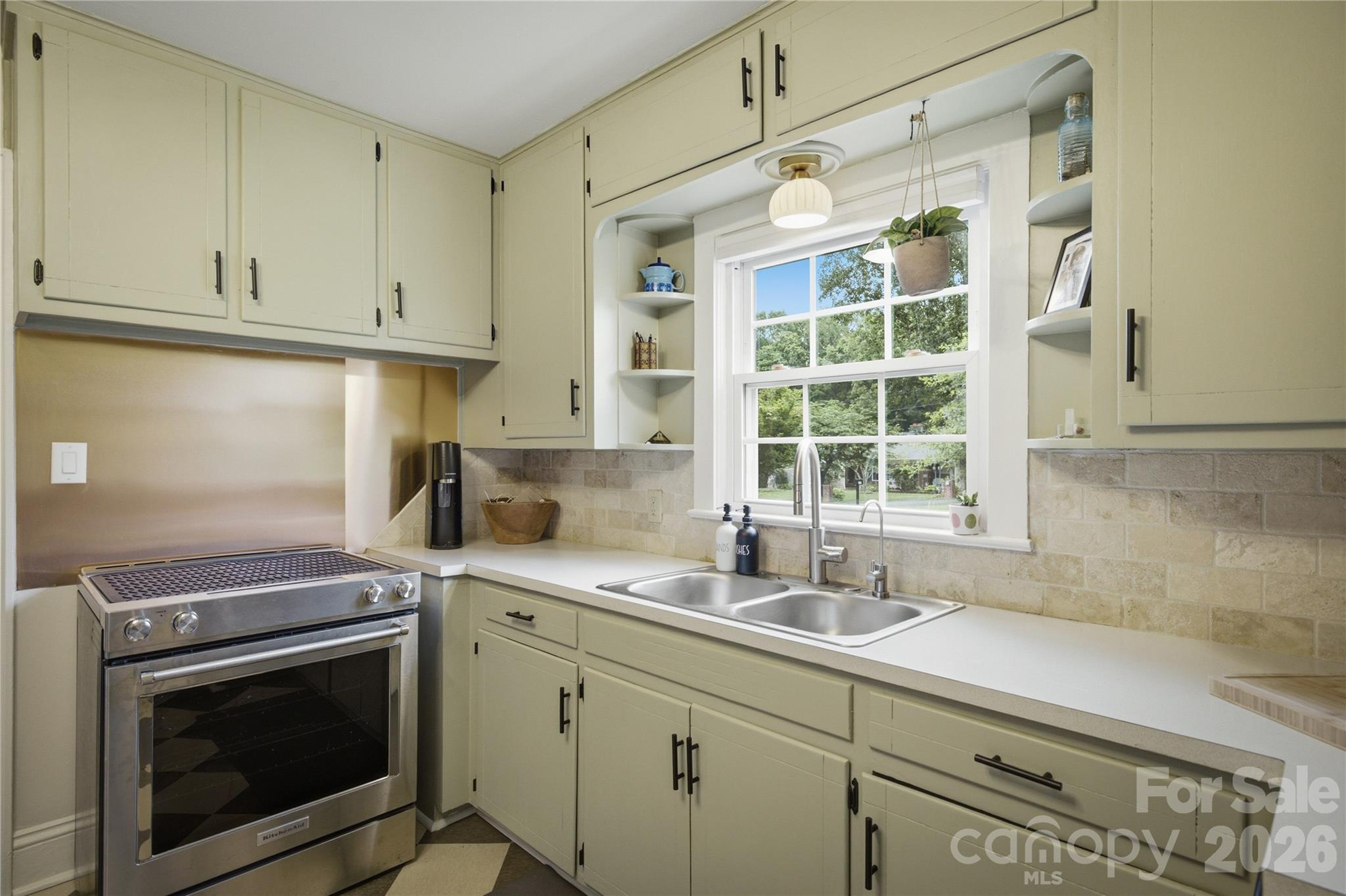 Single Family Residence at 904 Bounous Street NW, Valdese, photo 10 of 31