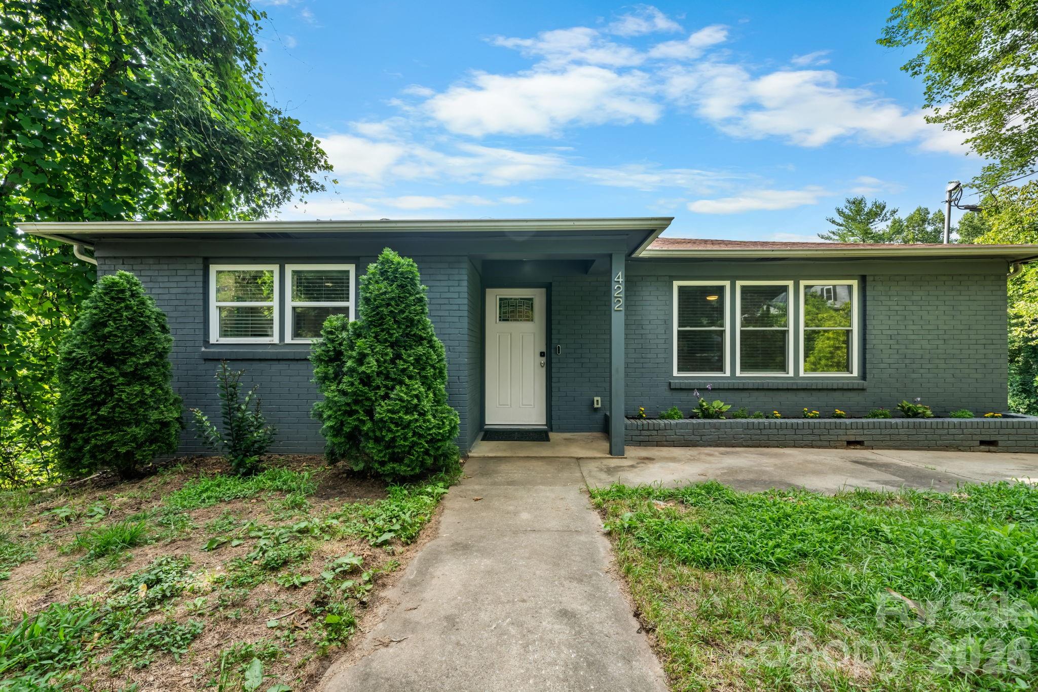 422 Arlington Circle NW
