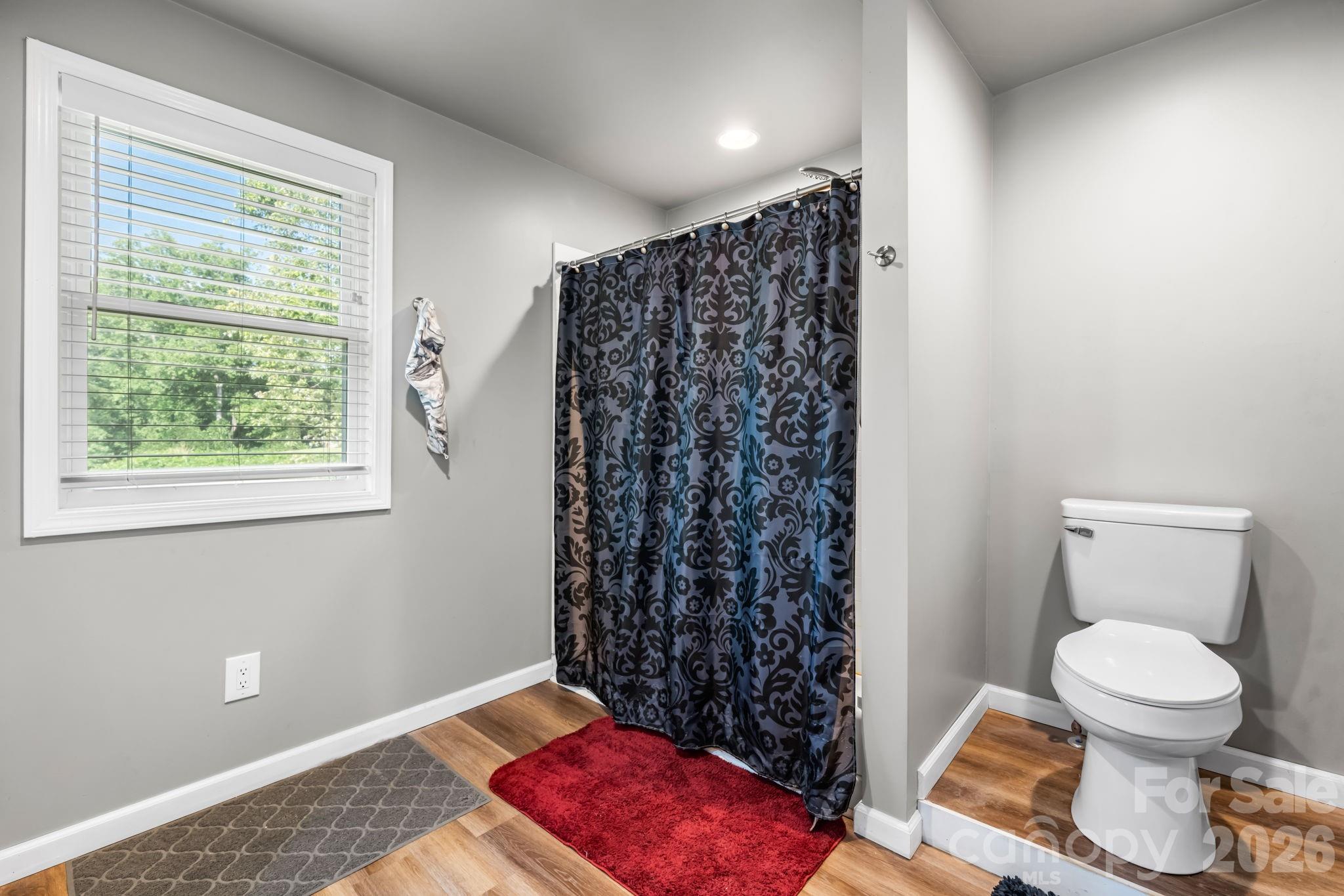 Single Family Residence at 422 Arlington Circle NW, Lenoir, photo 12 of 23