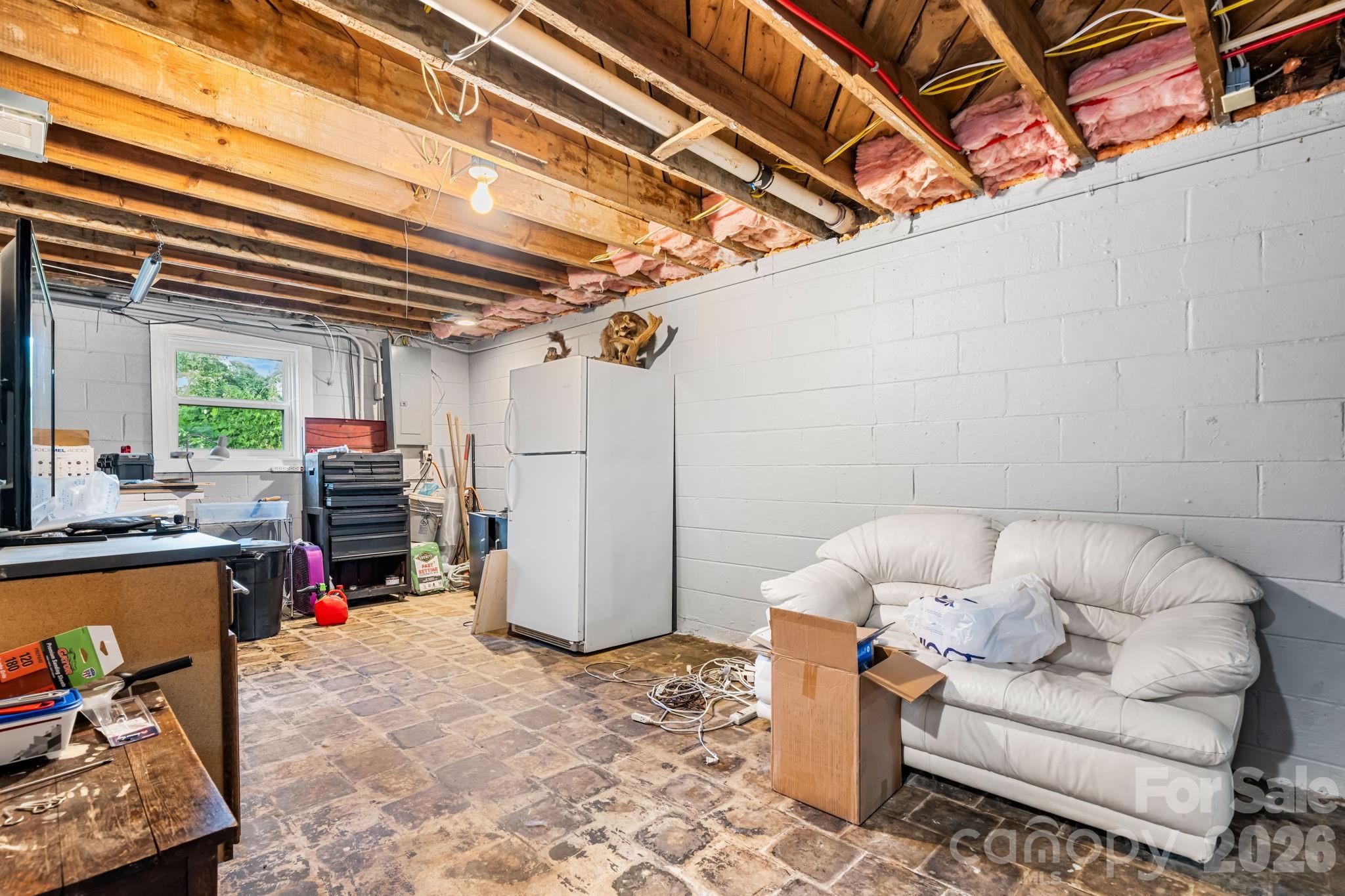 Single Family Residence at 422 Arlington Circle NW, Lenoir, photo 13 of 23
