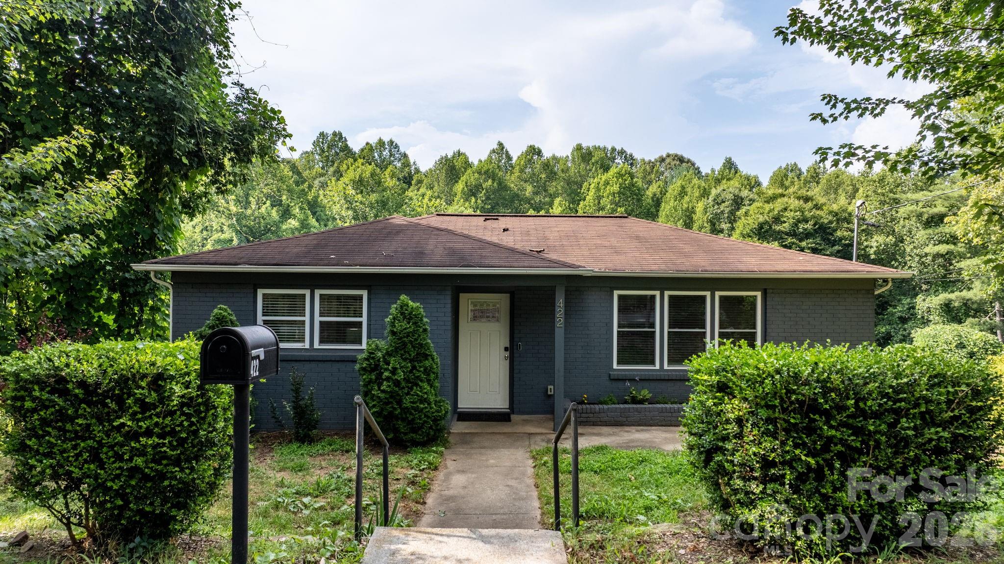 Single Family Residence at 422 Arlington Circle NW, Lenoir, photo 18 of 23