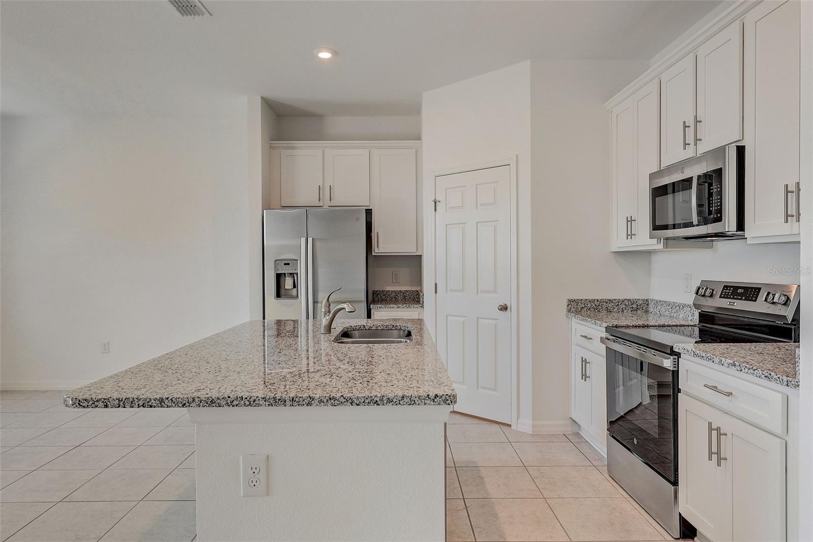 Single Family Residence at 1702 FLAG ST, HAINES CITY, photo 6 of 37