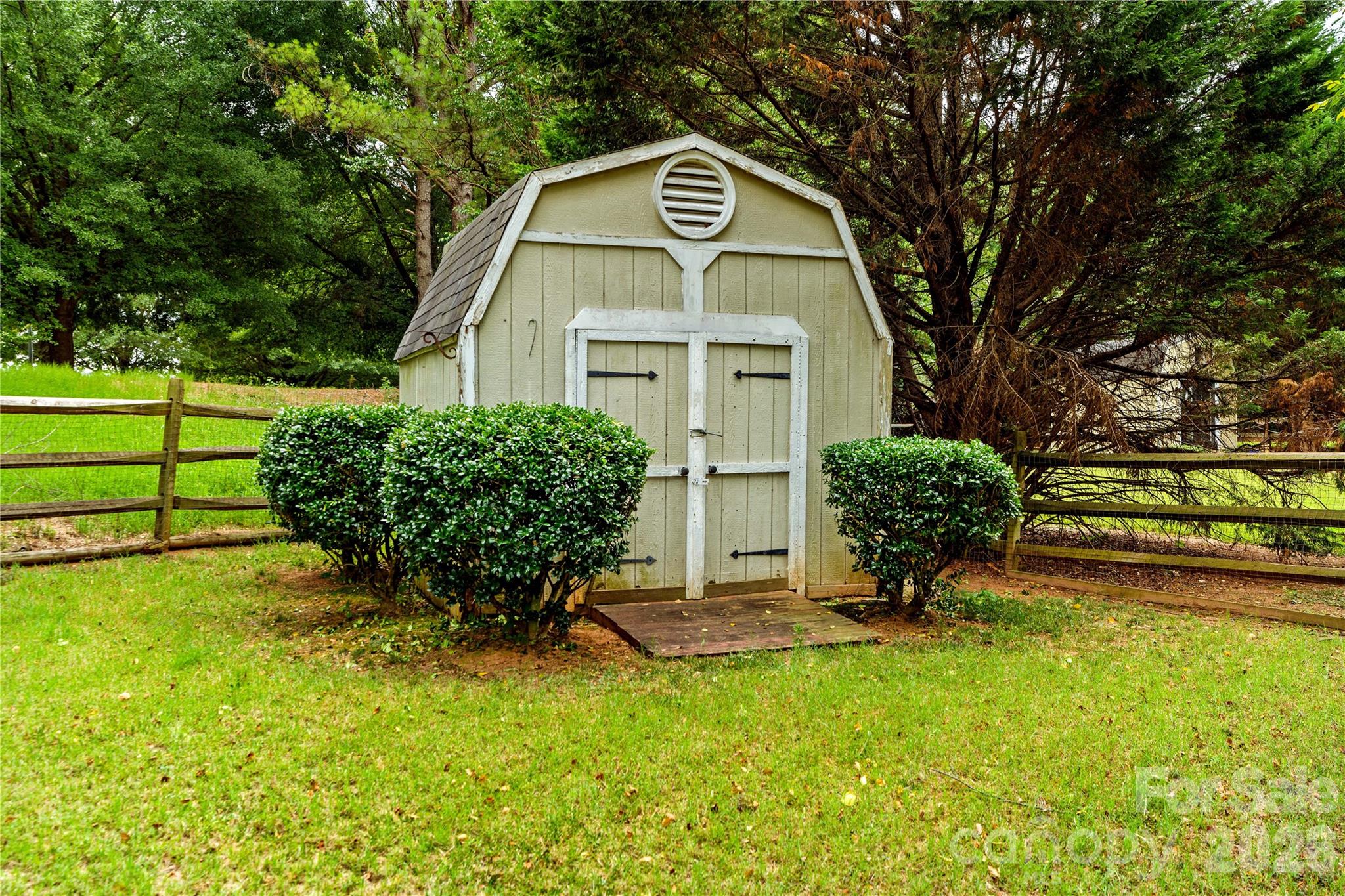 Single Family Residence at 119 Middleton Place, Mooresville, photo 38 of 45