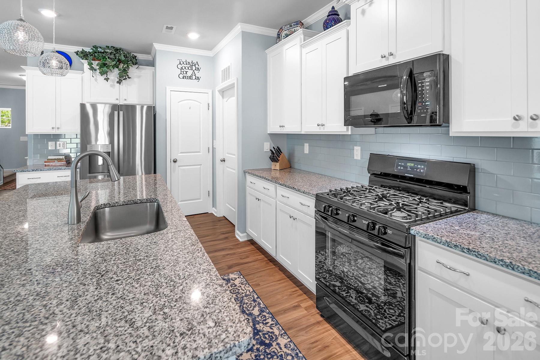 Single Family Residence at 3591 Cerelia Lane, Denver, photo 11 of 39