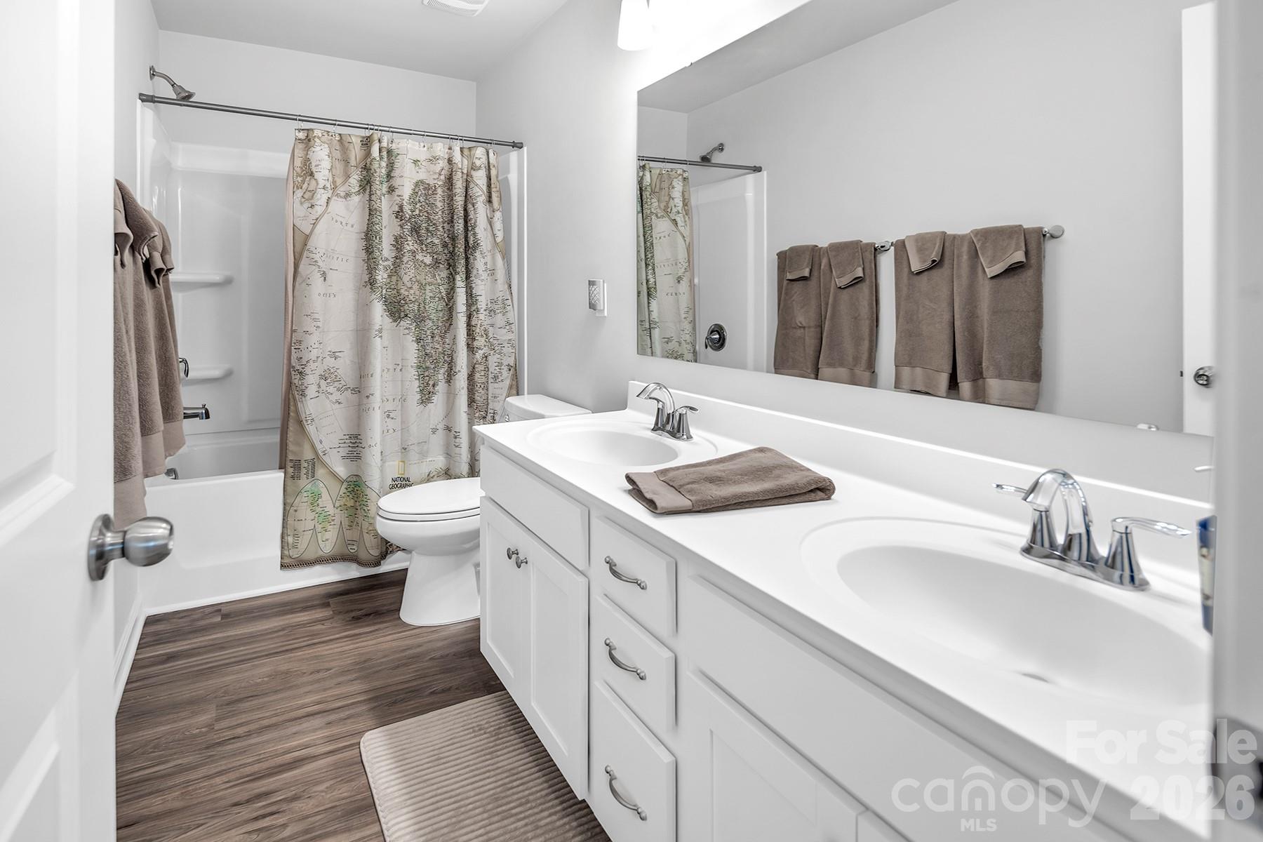 Full Bath upstairs - 3591 Cerelia Lane, Denver