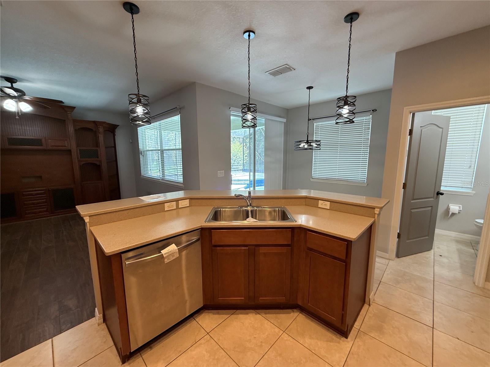 Single Family Residence at 2260 TRADEWINDS DR, KISSIMMEE, photo 11 of 32