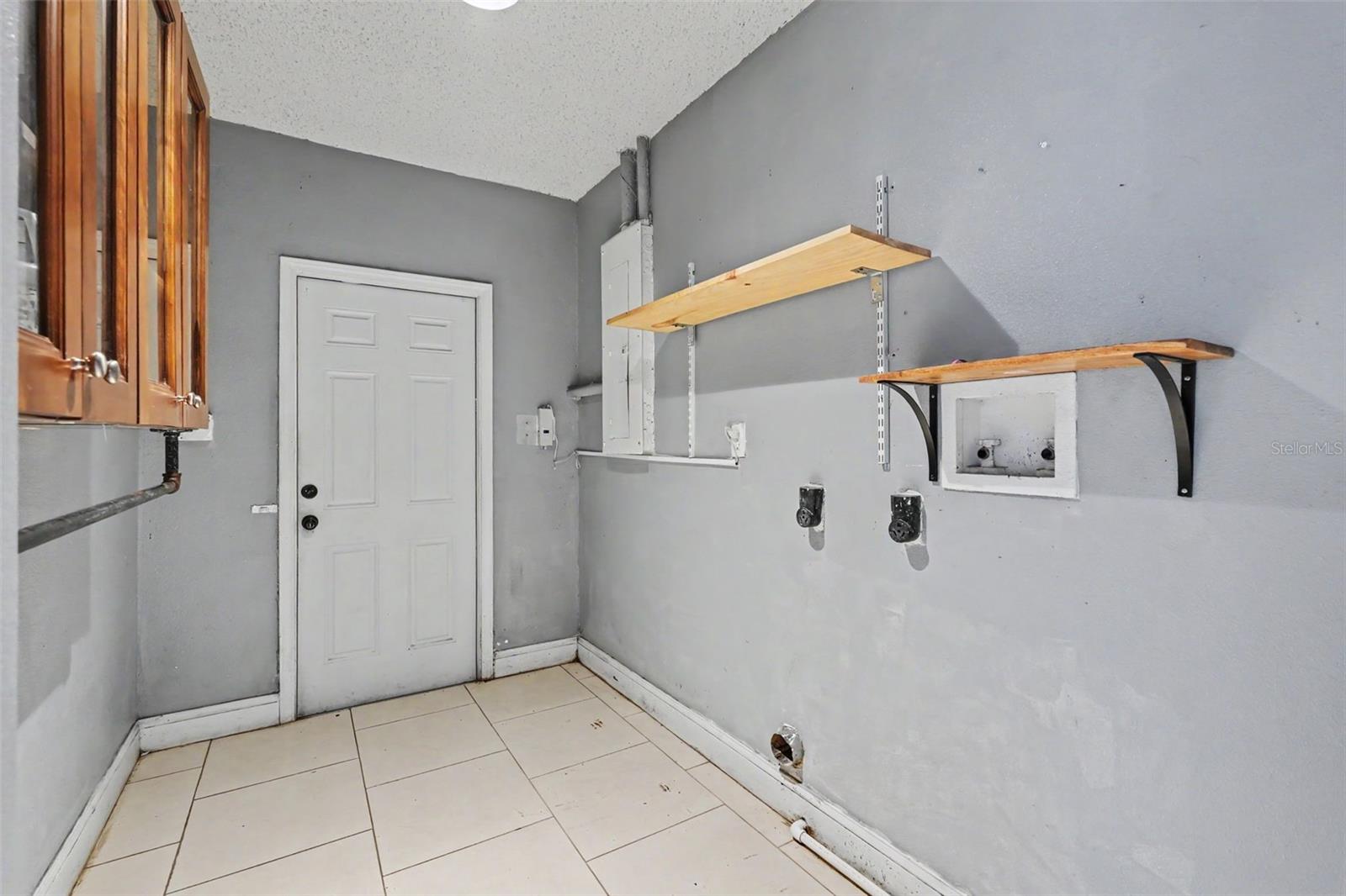 laundry room - 10551 CASEY DR, NEW PORT RICHEY