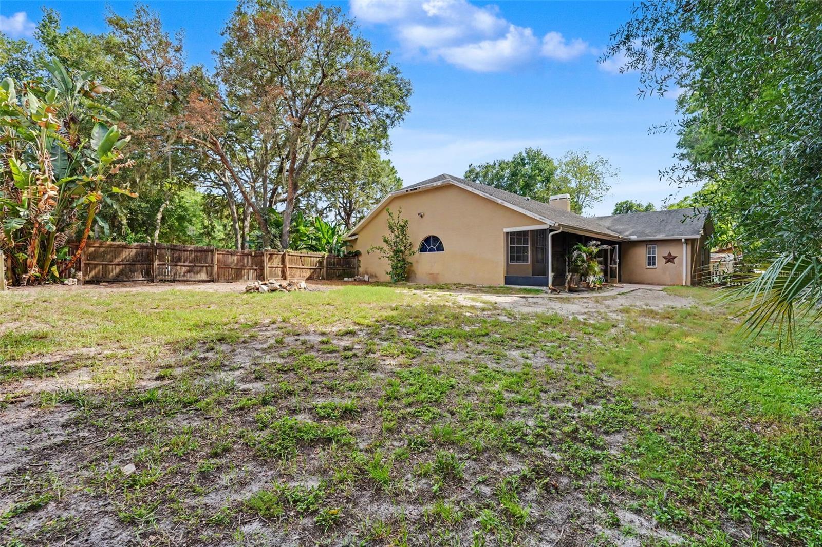 fire pit area - 10551 CASEY DR, NEW PORT RICHEY