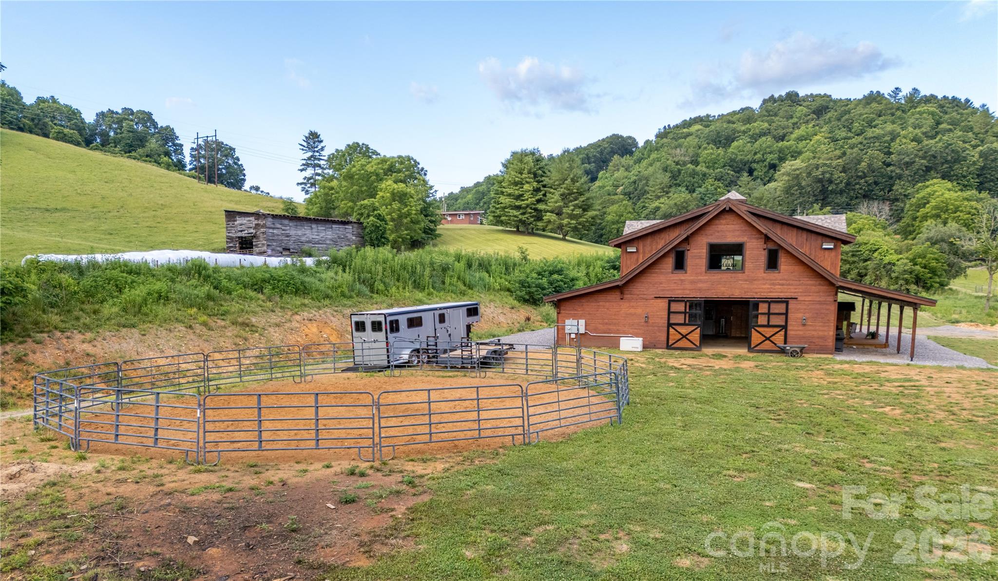 Corral - 793 State Highway 197 South, Burnsville